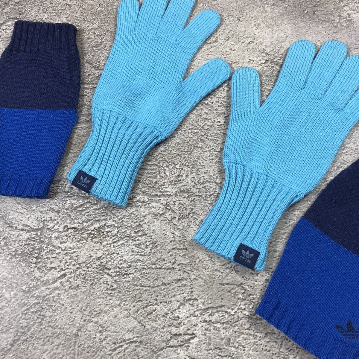 Vintage Vintage Adidas Gloves Y2K Streetwear Blue Navy Sun Faded OS Size ONE SIZE - 3 Thumbnail
