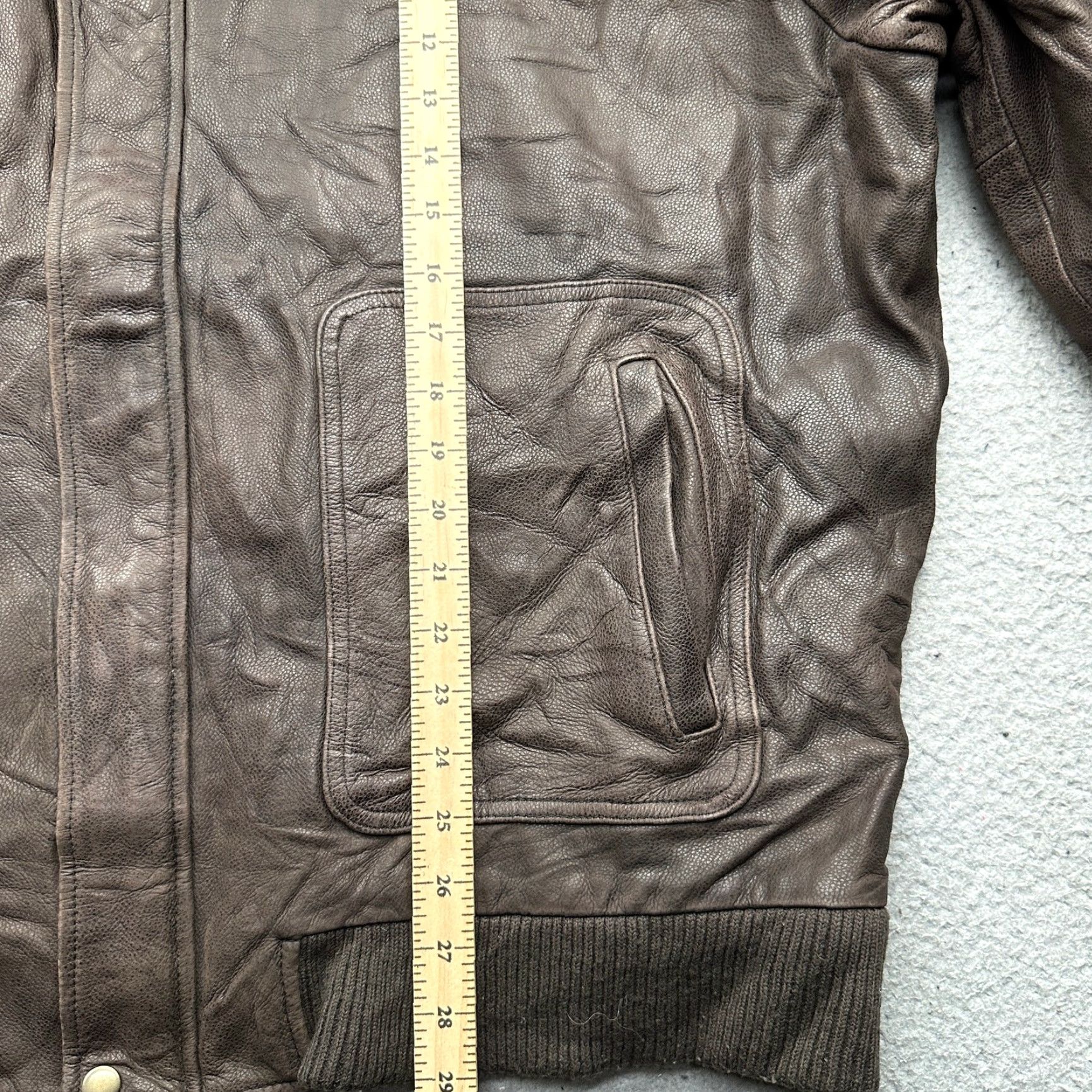 Cherokee VINTAGE Cherokee Leather Jacket Mens 2XL Brown Quilted Lined Bomber Rider Jacket Mens Brown Leather Quilted Lined Bomber Rider XX L used Size US XXL / EU 58 / 5 - 6 Thumbnail