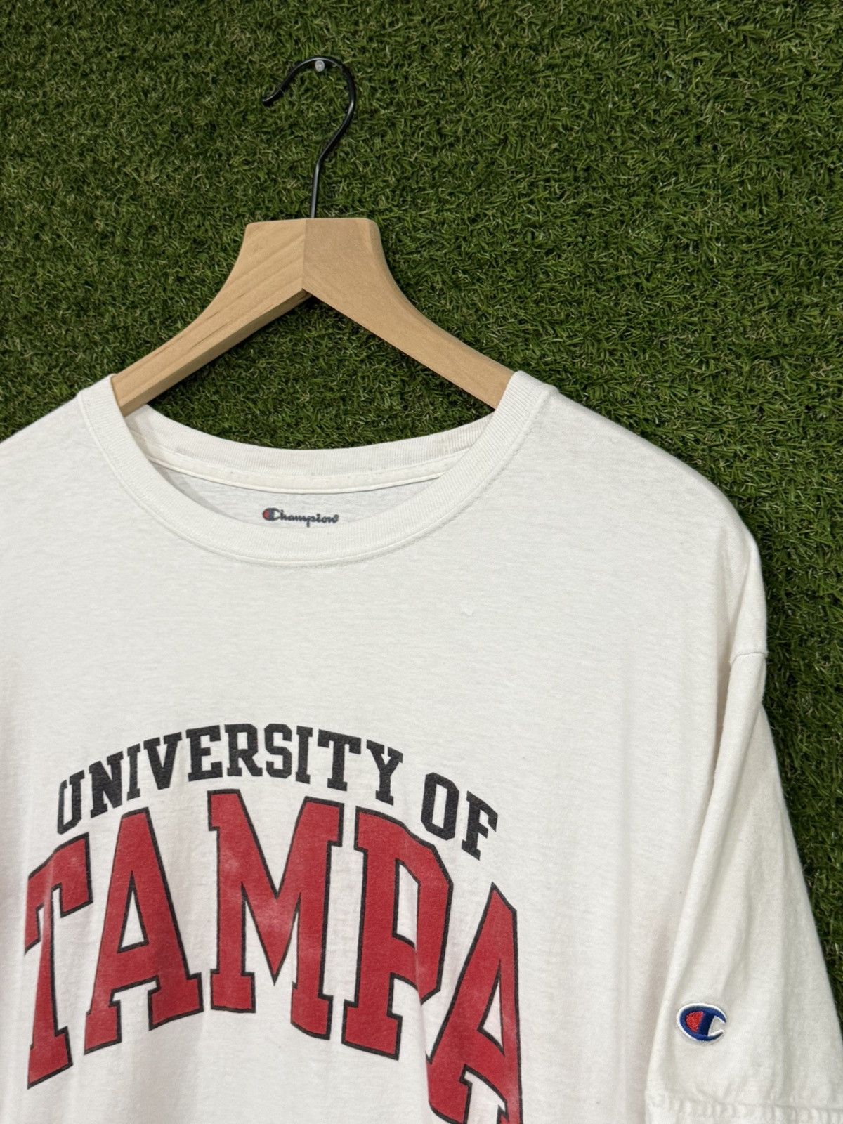 Champion Vintage Champion University of Tampa White Red Florida Tee Size US L / EU 52-54 / 3 - 3 Thumbnail