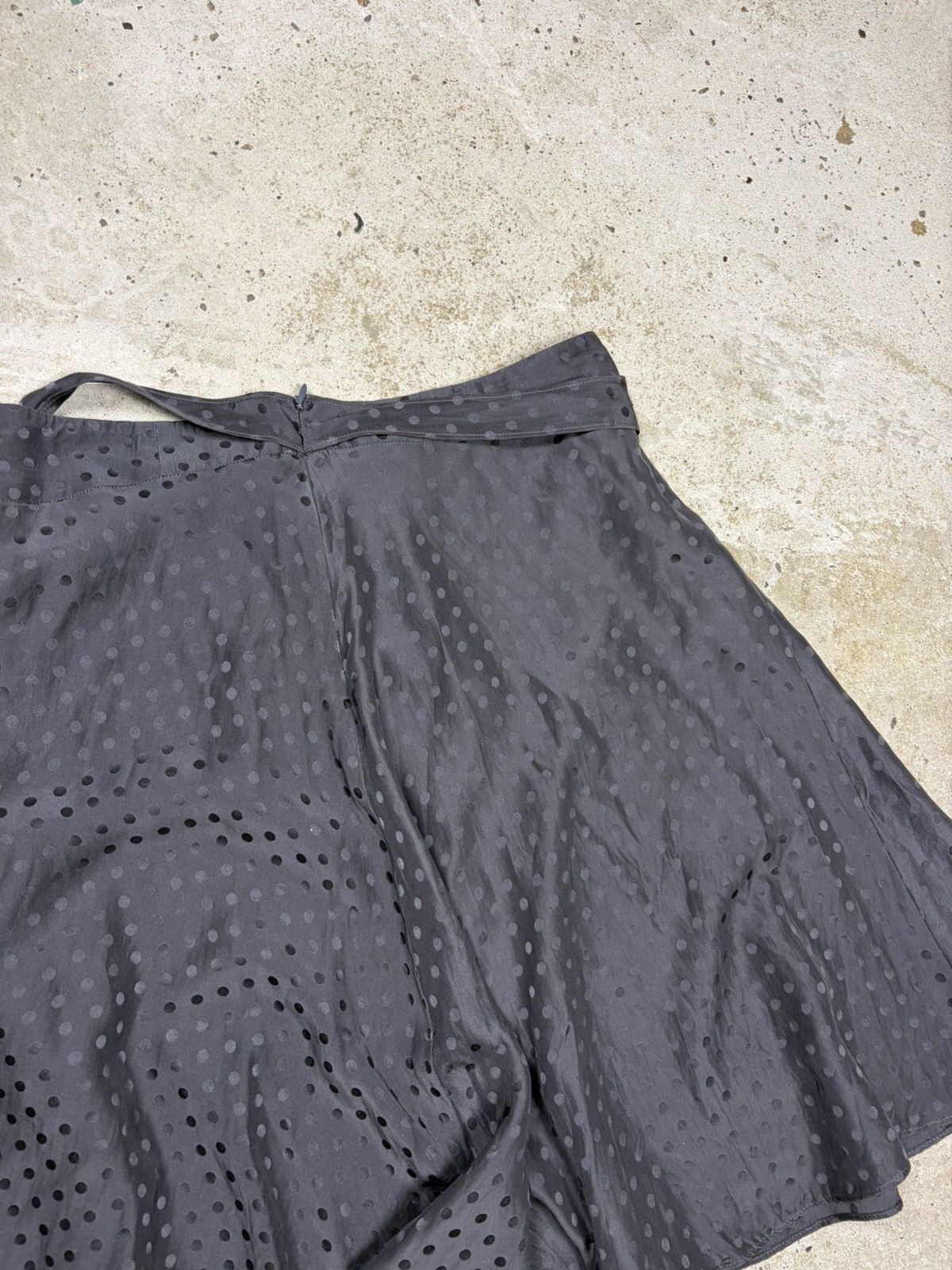 Balenciaga Balenciaga 2006 Silk Polka Dot Pleated Skirt Belted Tied Size 26" / US 2 / IT 38 - 15 Thumbnail