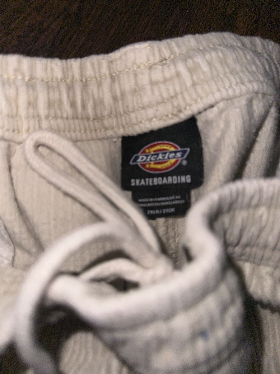 Dickies Dickies white corduroy pants Size US 38 / EU 54 - 2 Thumbnail