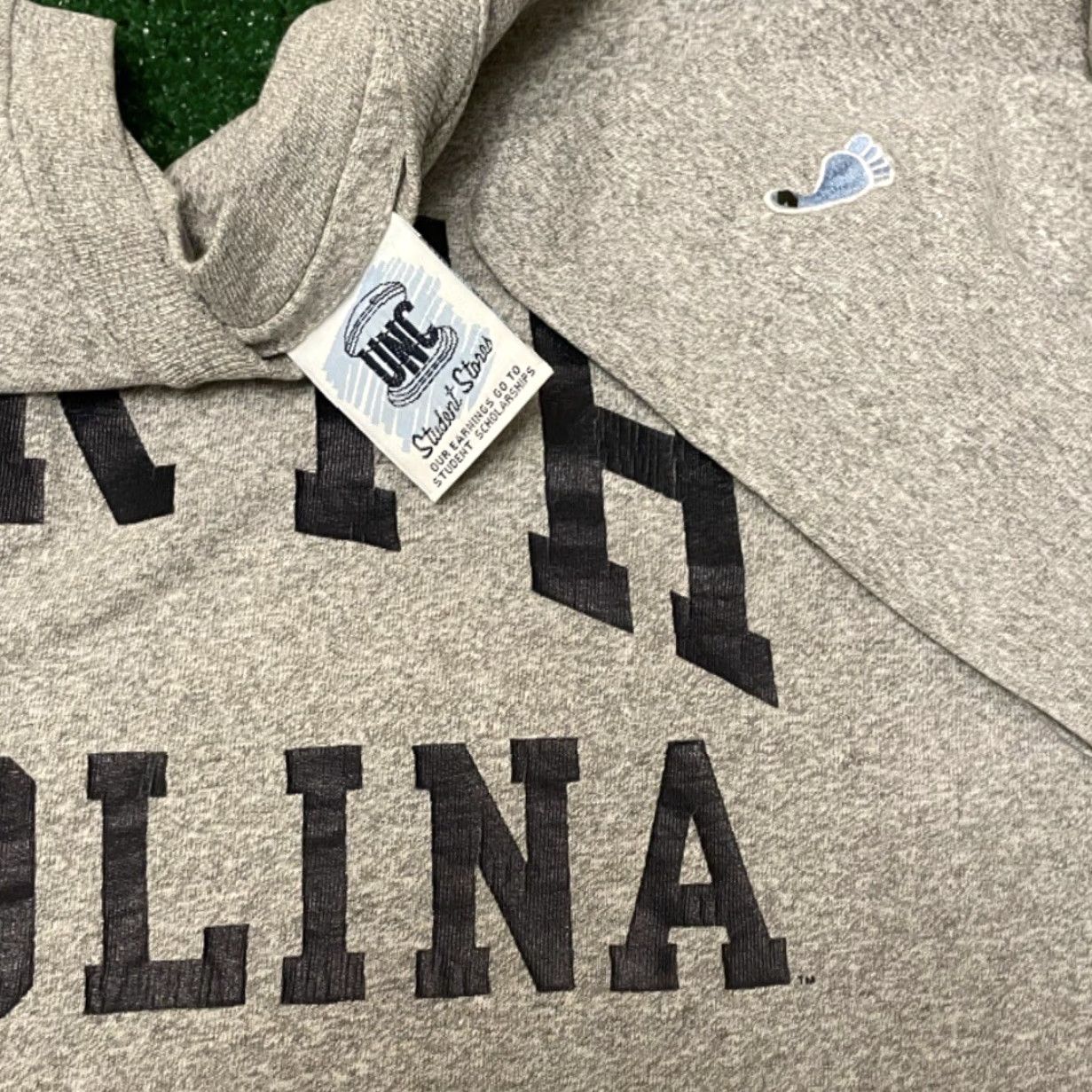 Vintage VINTAGE UNC Tar Heels North Carolina Student Store VTG Shirt Mens 2XL Gray 90s College USA Sports Shirt Mens XXL Size US XXL / EU 58 / 5 - 2 Thumbnail