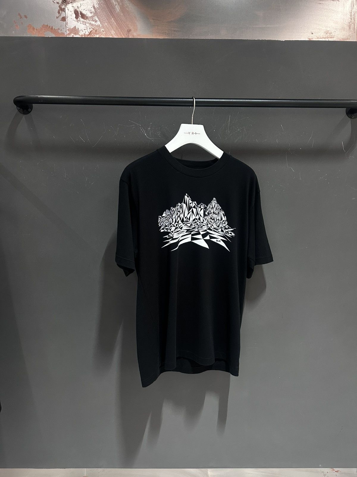 White Mountaineering White mountaineering BLK series Mountain Tee Size US M / EU 48-50 / 2 - 1 Thumbnail