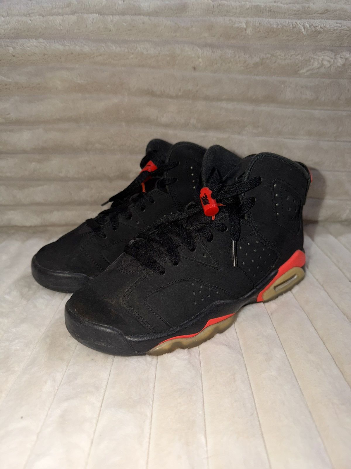 Jordan Brand Air Jordan 6 Retro Black Infrared Size US 6 / IT 36 - 1 Thumbnail