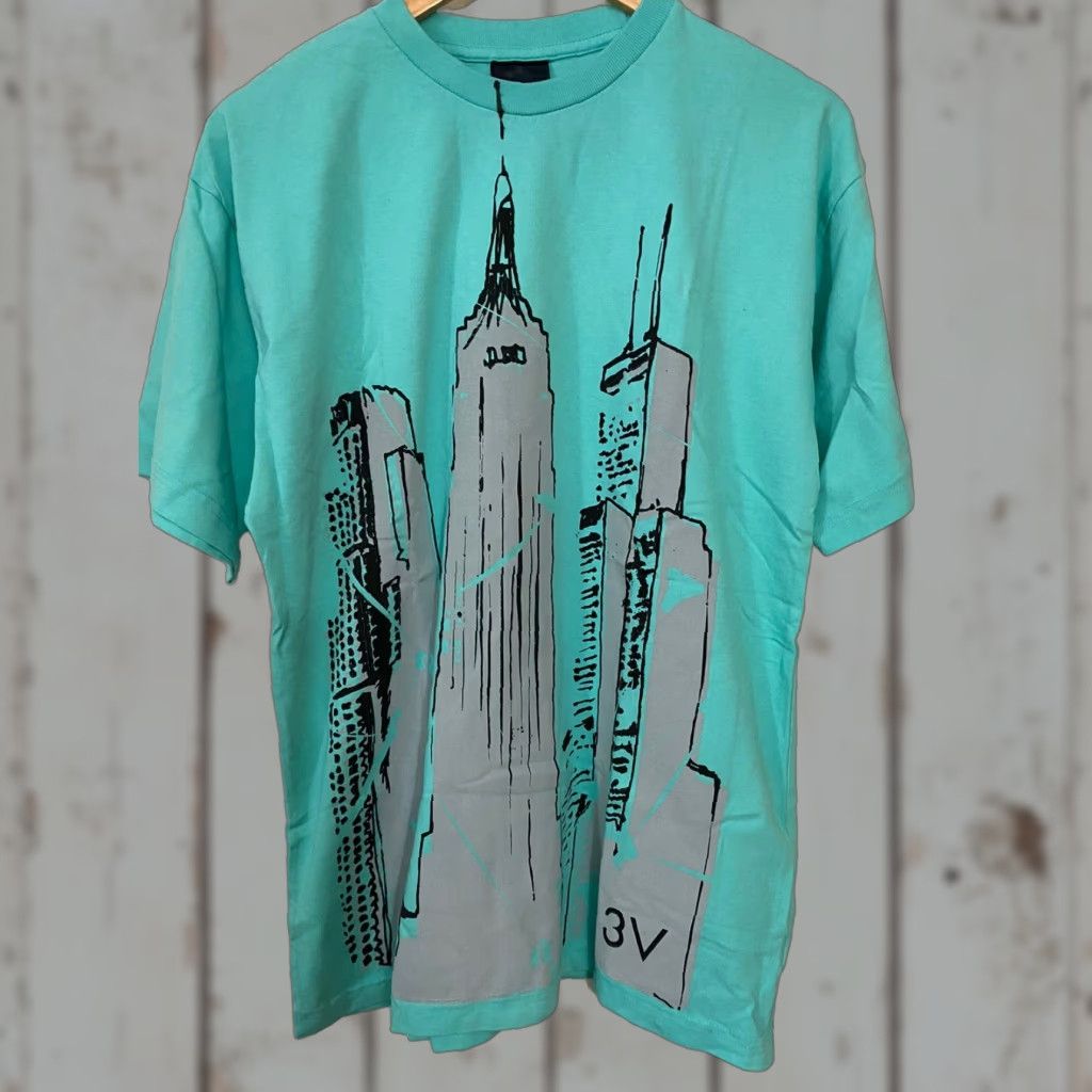 Vintage VINTAGE? 3V Cityscape Tee Shirt Men L Green NWOT Crew Neck Short Sleeve Shirt Chicago NY? Street Wear Cityscape 3V Tee Shirt Mens L Green NWOT Size US L / EU 52-54 / 3 - 1 Thumbnail