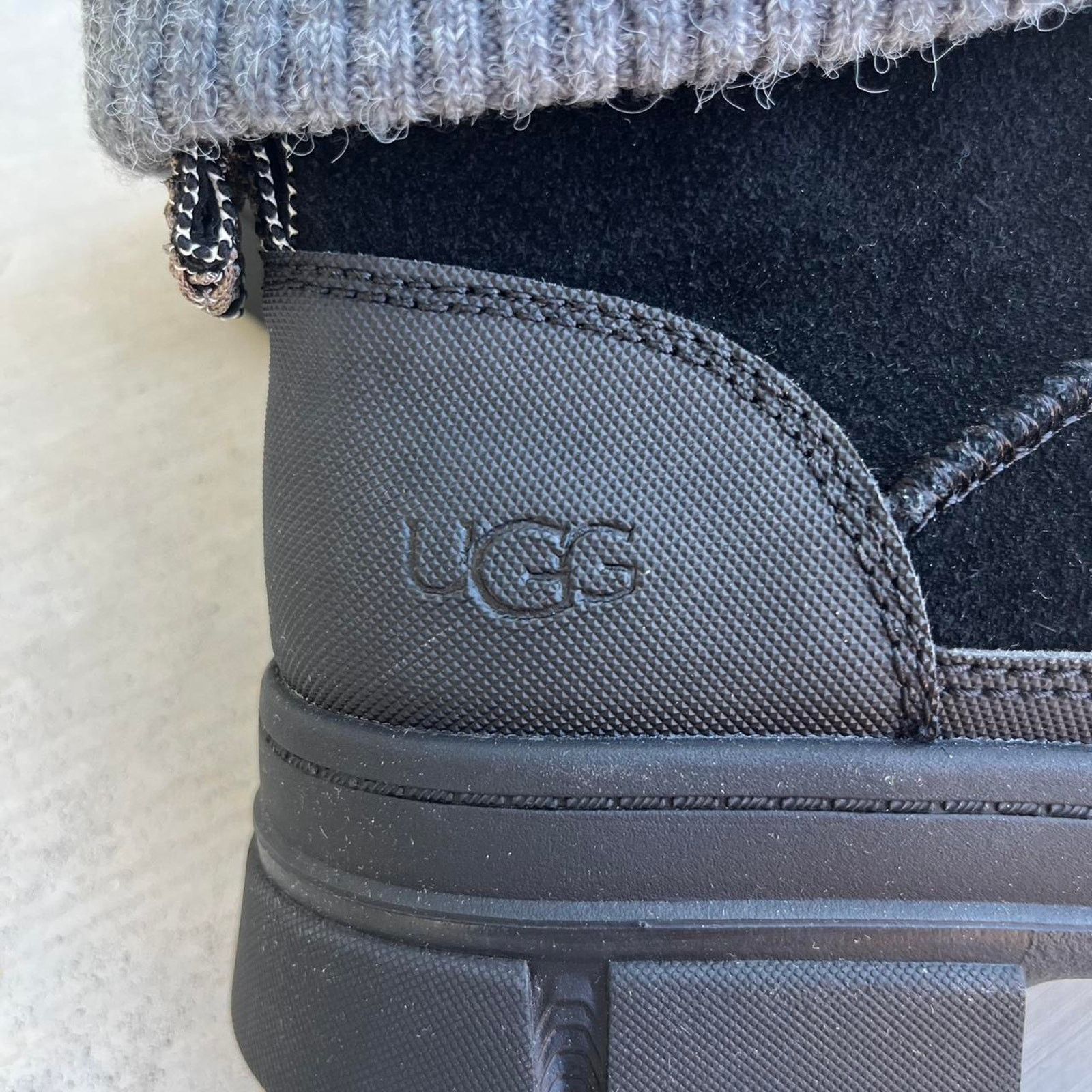 Ugg Ugg Ashton Hiker Boot’s Size US 7.5 / IT 37.5 - 2 Thumbnail