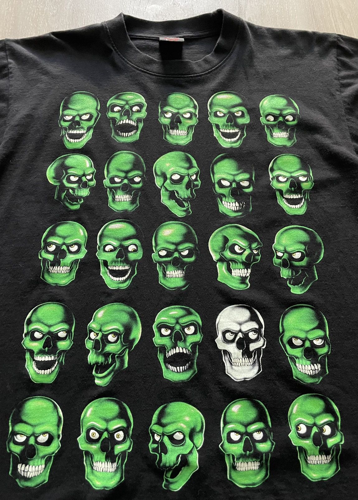 Vintage Vintage 90s Rock Eagle Green Skulls Tee Mens Large Size US L / EU 52-54 / 3 - 2 Thumbnail