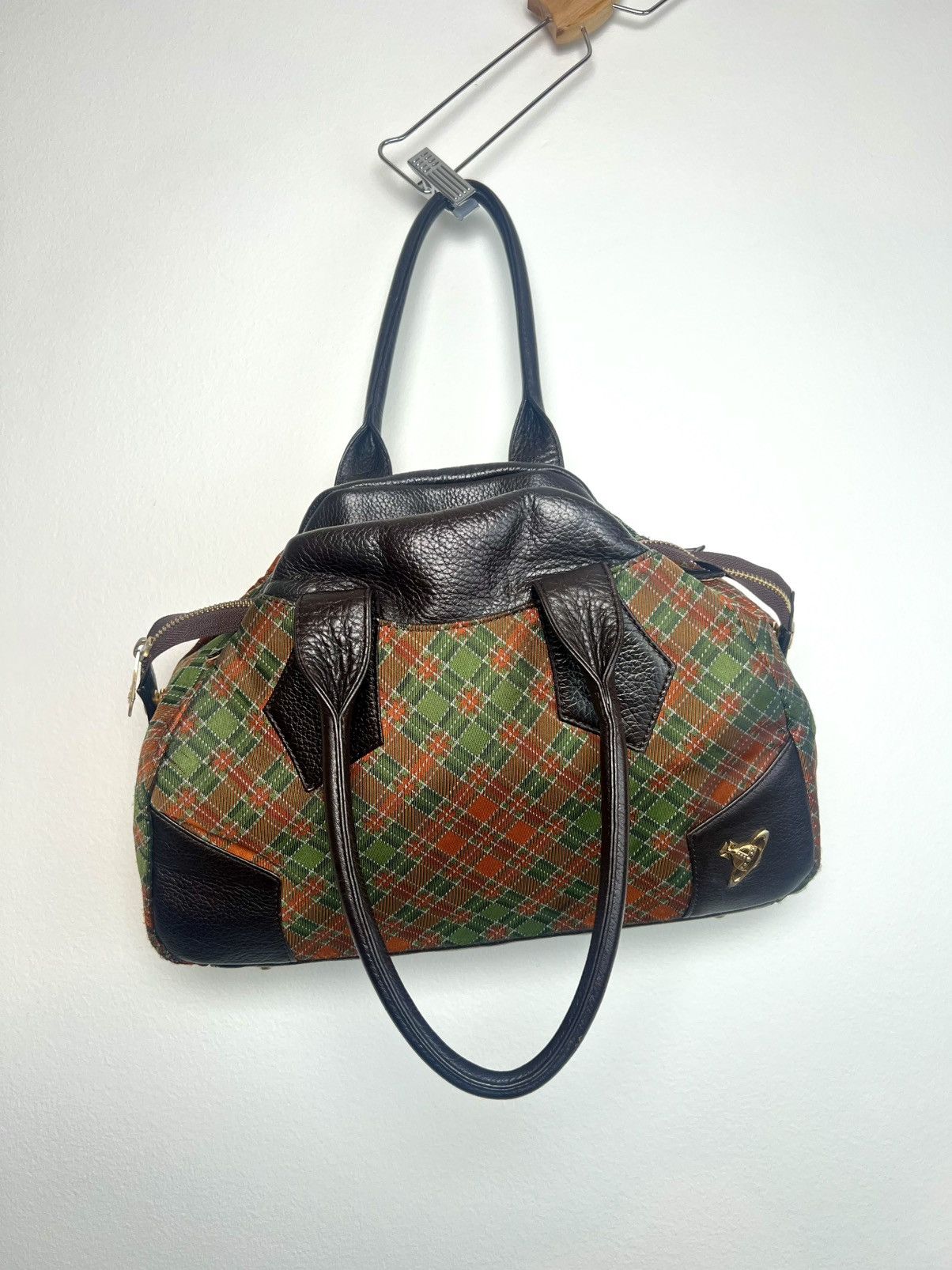 希少 VIVIENNE WESTWOOD pirate handbag Vivienne Westwood Vivienne Westwood Classic pirate handbag | Grailed