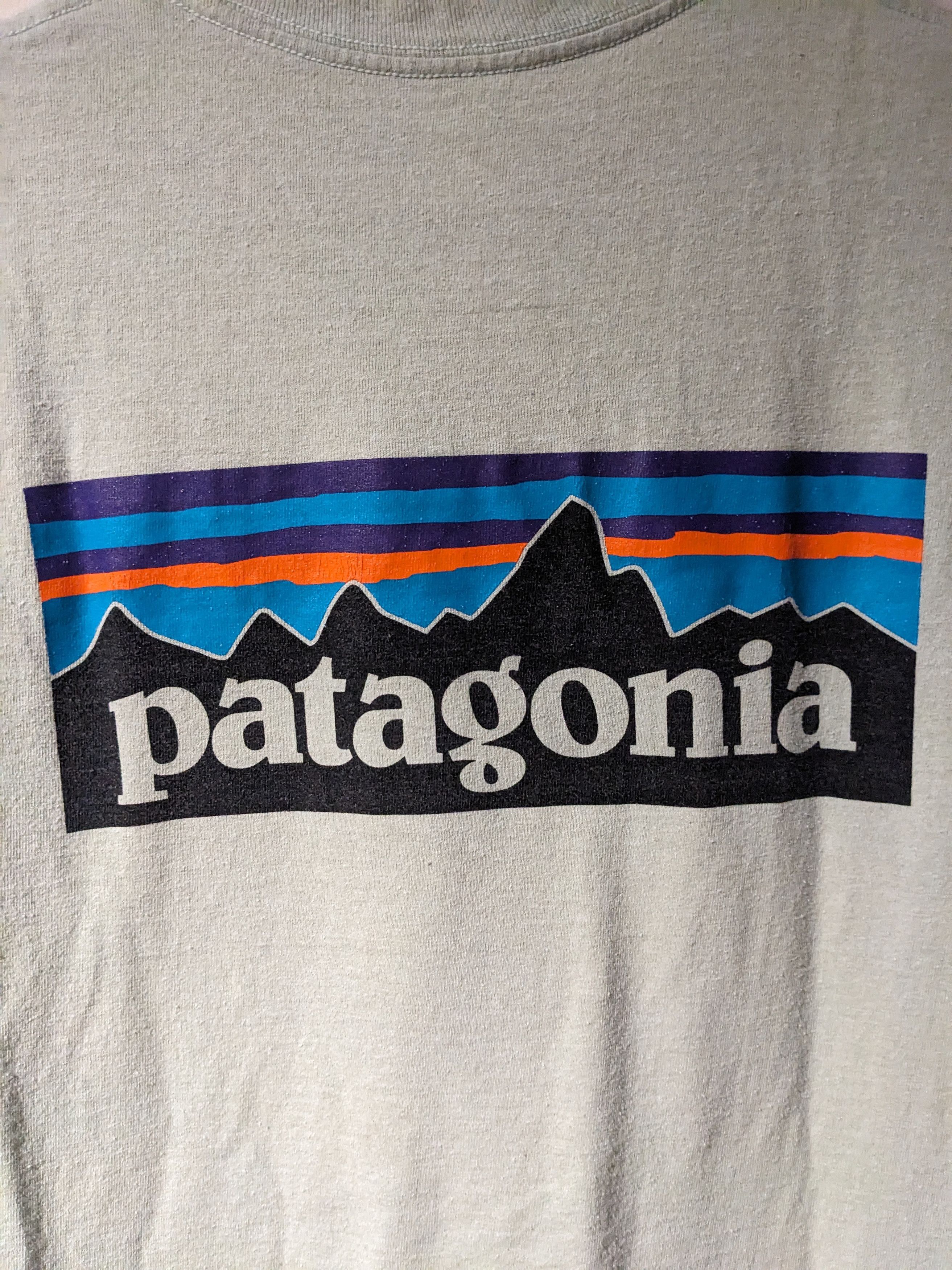 Designer × Patagonia Patagonia Responsibili-Tee Logo Medium Regular Fit T-Shirt Size US M / EU 48-50 / 2 - 2 Thumbnail