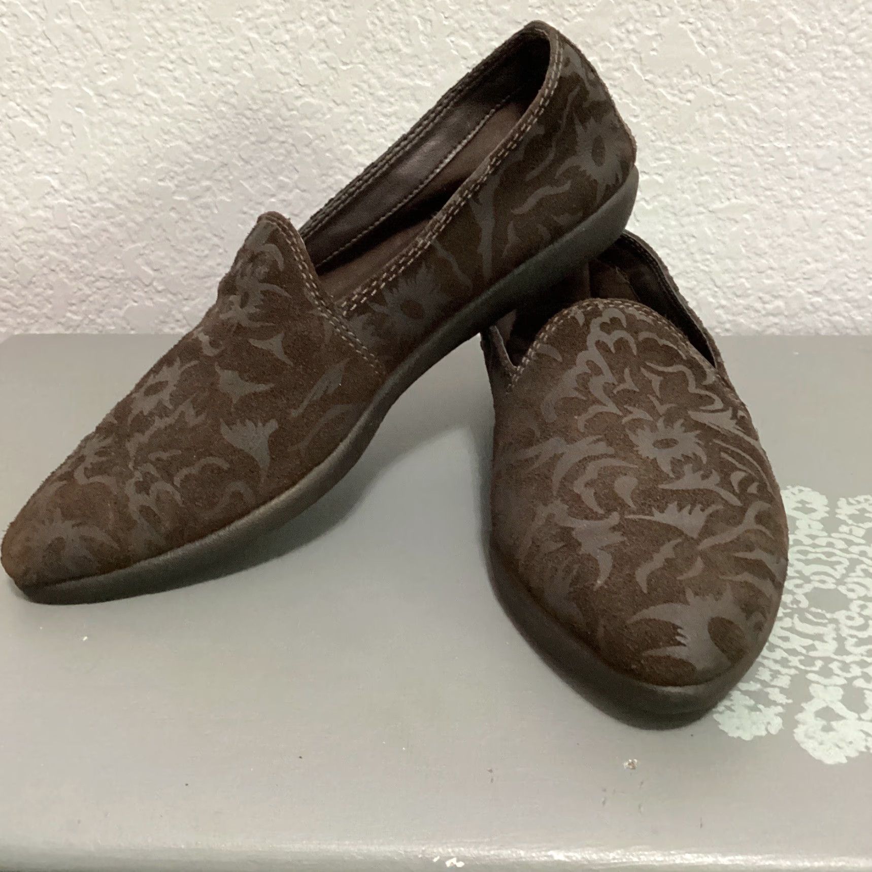 Vintage THE FLEXX Vera Pelle Flats Brown Floral Embossed Leather Slip On Flat Women 6.5 Classic Loafer Size US 7 / IT 37 - 4 Thumbnail
