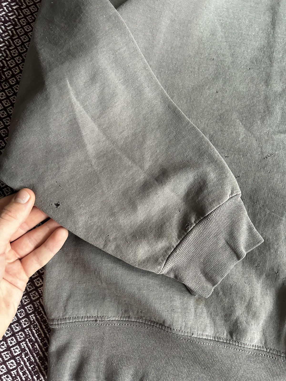 Vintage Vintage Thrashed Gildan Baggy Faded Sweatshirt Streetwear Size US L / EU 52-54 / 3 - 7 Thumbnail