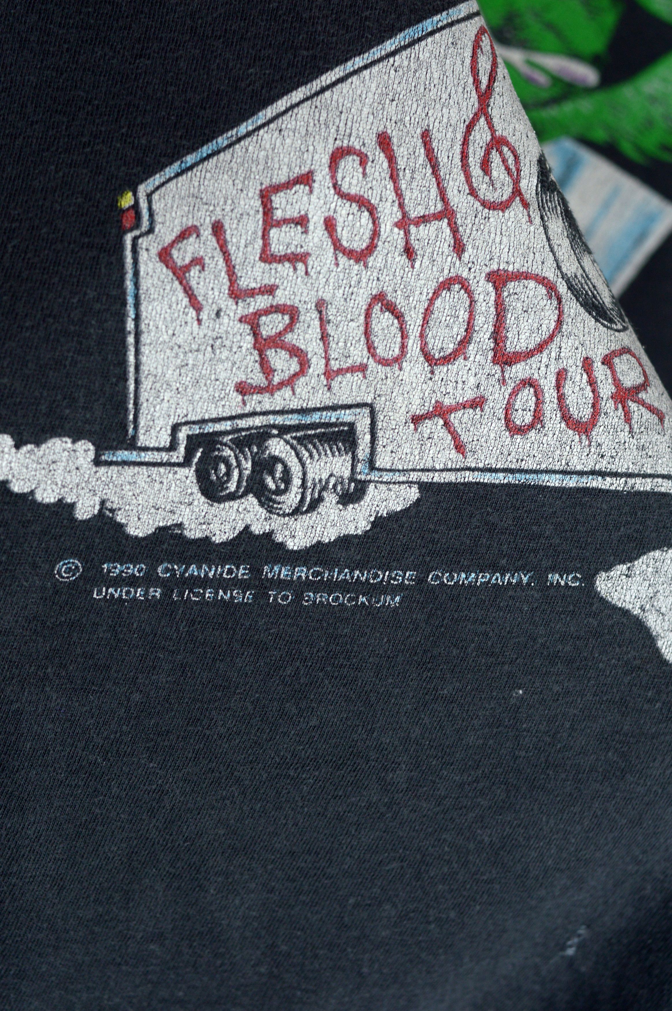 Vintage Vintage Poison Roaddogs from Hell Flesh Blood 1990 t shirt Size US L / EU 52-54 / 3 - 4 Thumbnail