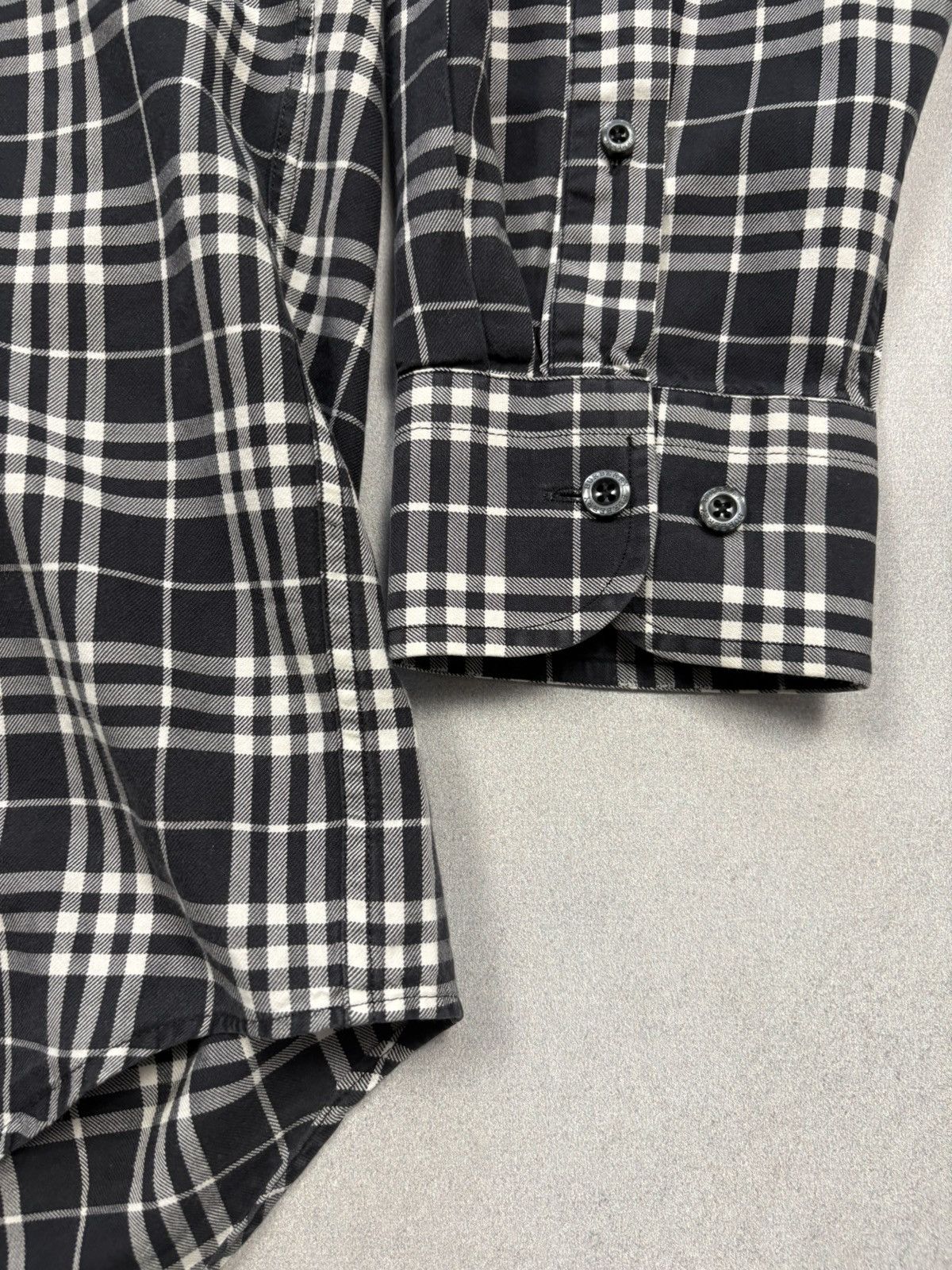 Burberry Burberry London Vintage 2000s Black Check Shirt Rare England Size US XL / EU 56 / 4 - 4 Thumbnail