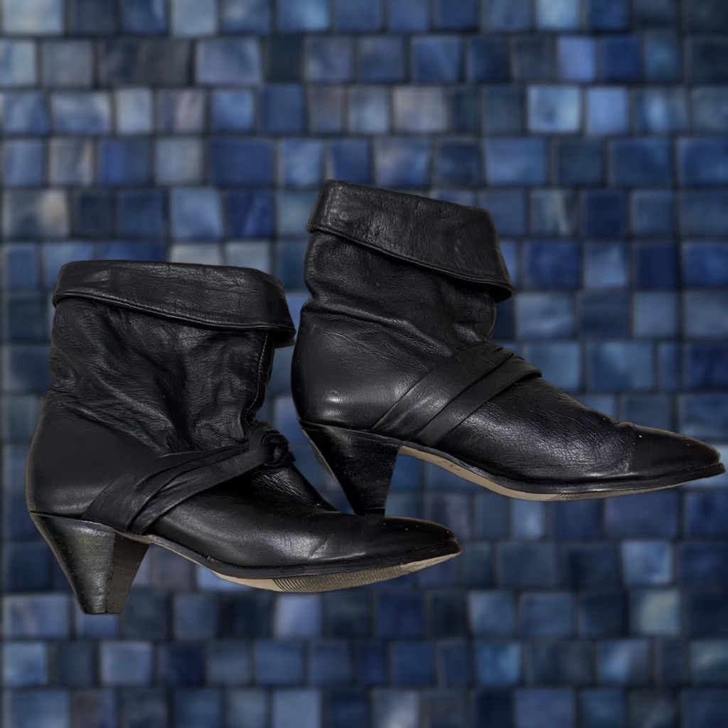 Frye VINTAGE Frye Pull On Slouch Ankle Bootie Black Leather Women's 8.5 M Boho Shoes Size US 9 / IT 39 - 1 Thumbnail