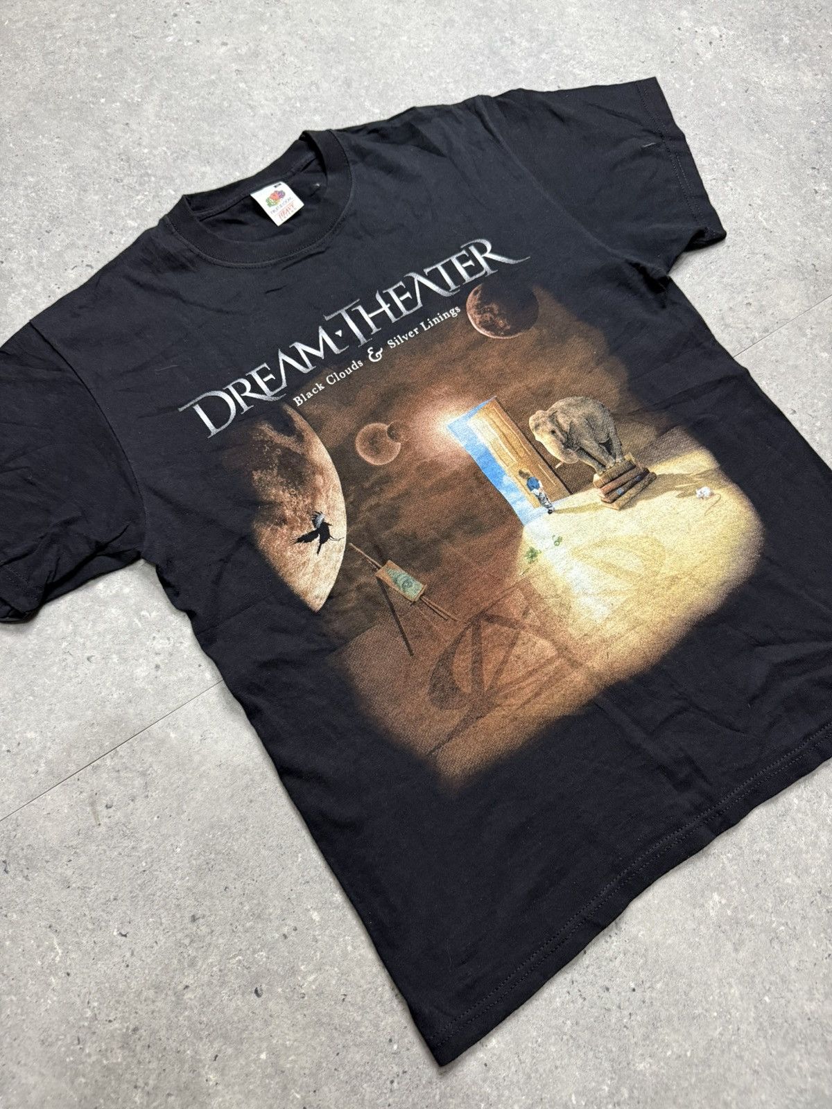 Fruit Of The Loom Y2K Dream Theater Black Clouds & Silver Linings Album Size M Size US M / EU 48-50 / 2 - 2 Thumbnail