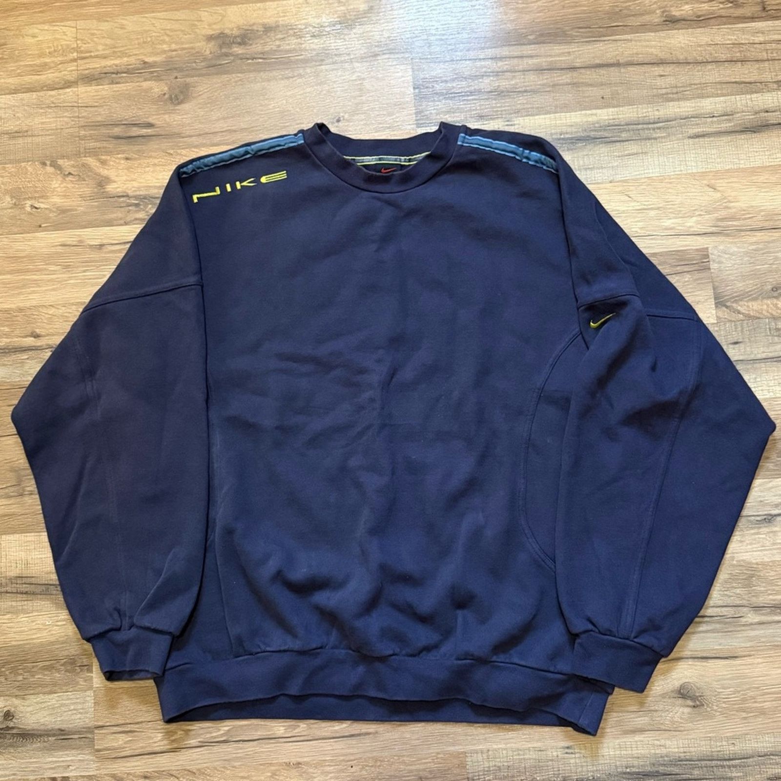 Nike 90s Nike Spell Out Crewneck Sweatshirt Size US XL / EU 56 / 4 - 1 Thumbnail