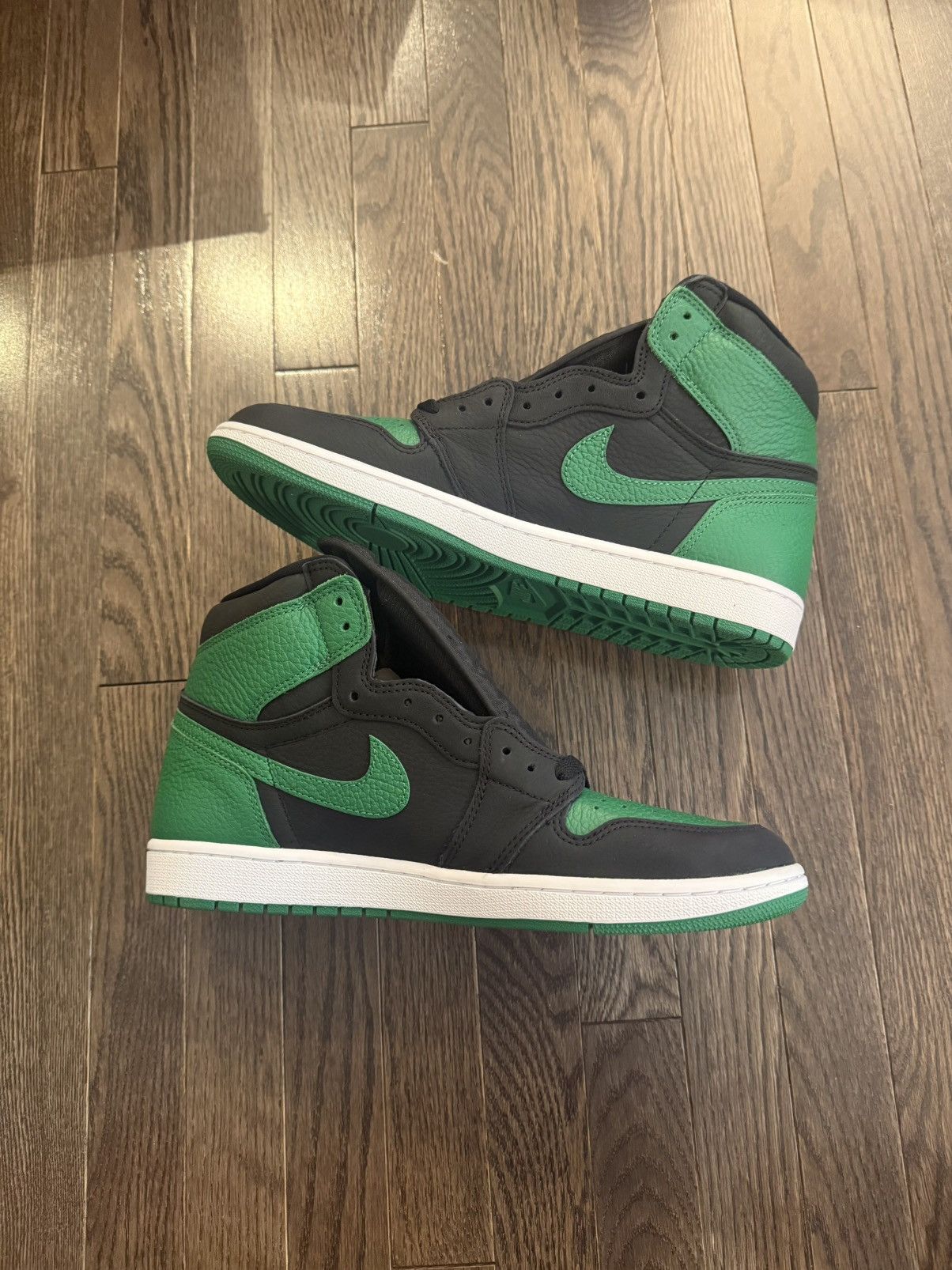 Jordan Brand Nike Air Jordan 1 Retro High Pine Green Black 555088-030 Size US 11 / EU 44 - 3 Thumbnail