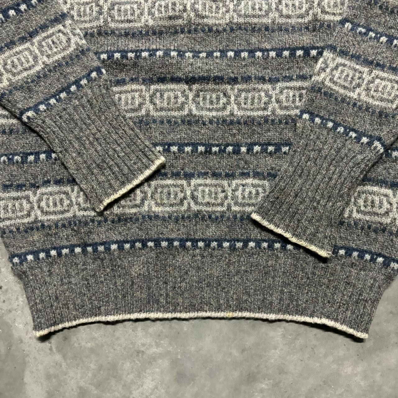 Japanese Brand × Vintage Crazy Vintage Y2K/2000s Grey Striped Pattern 100% Wool Essential Sweater! Size US L / EU 52-54 / 3 - 3 Thumbnail