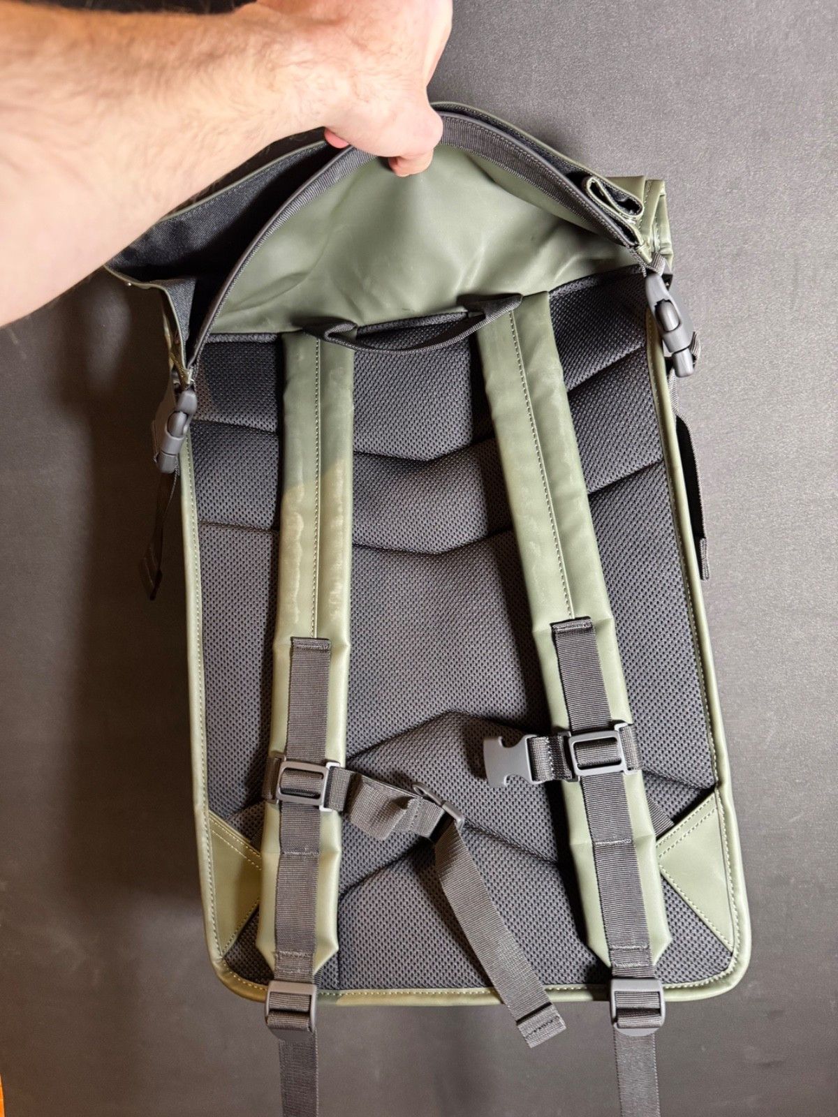 Rains Rains Trail Rolltop Backpack W3 Green/Black NEW *READ Size ONE SIZE - 2 Thumbnail