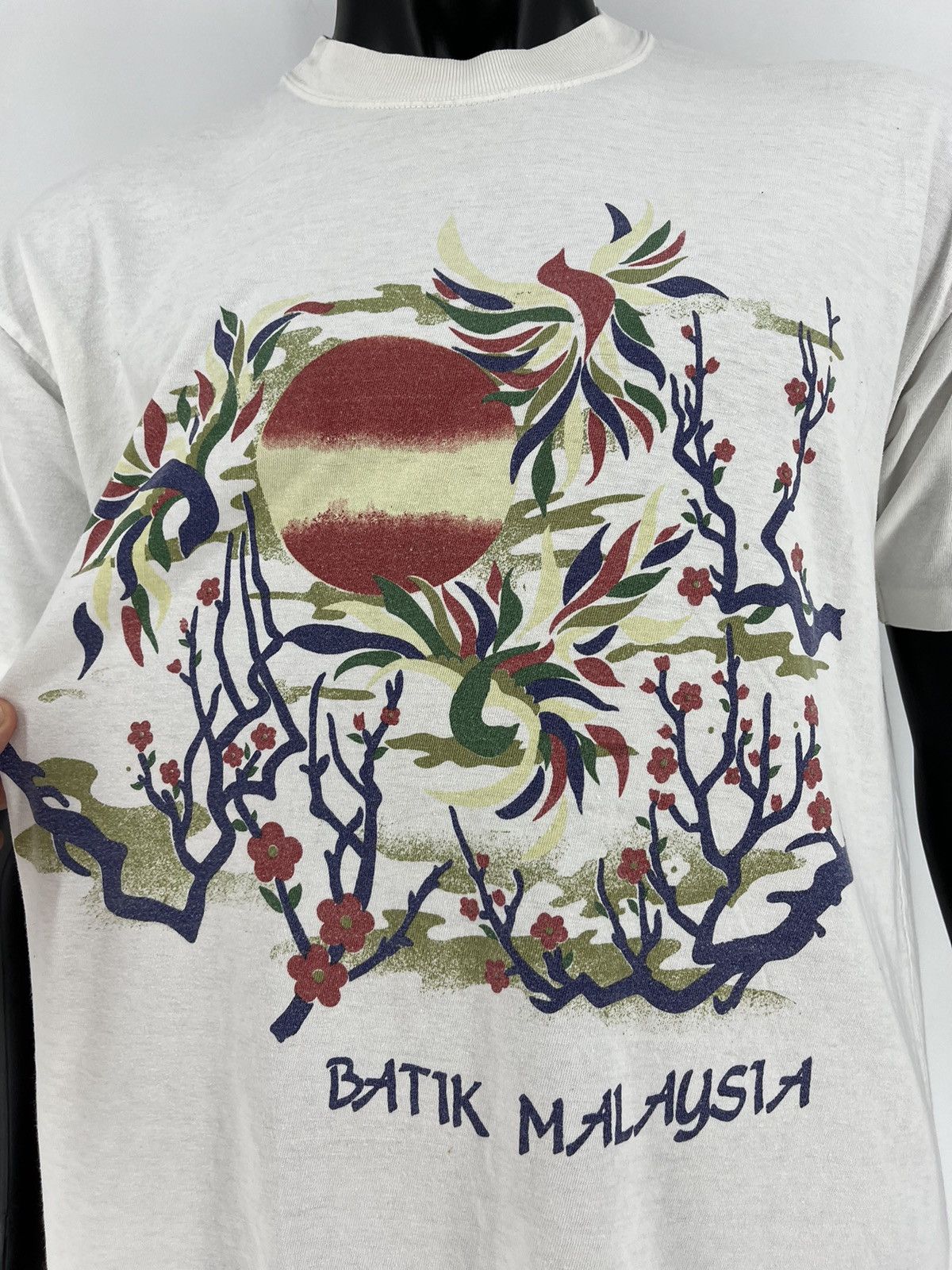 Vintage Batik Malaysia Artistic Scenic Malaysia 90s Travel Tee Size US M / EU 48-50 / 2 - 8 Thumbnail