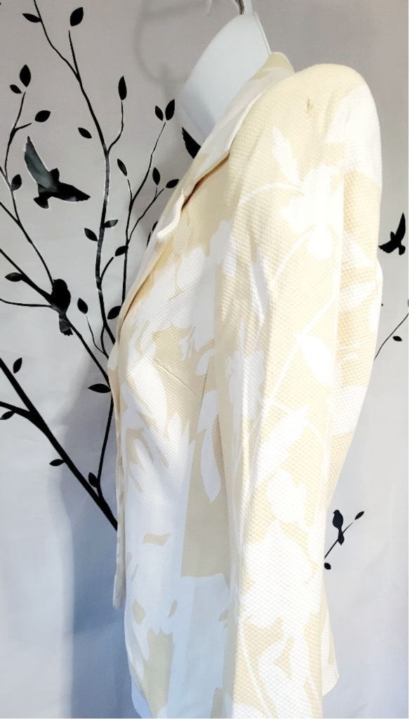 Talbots Talbots Petite yellow and white floral button up blazer Size S / US 4 / IT 40 - 4 Thumbnail