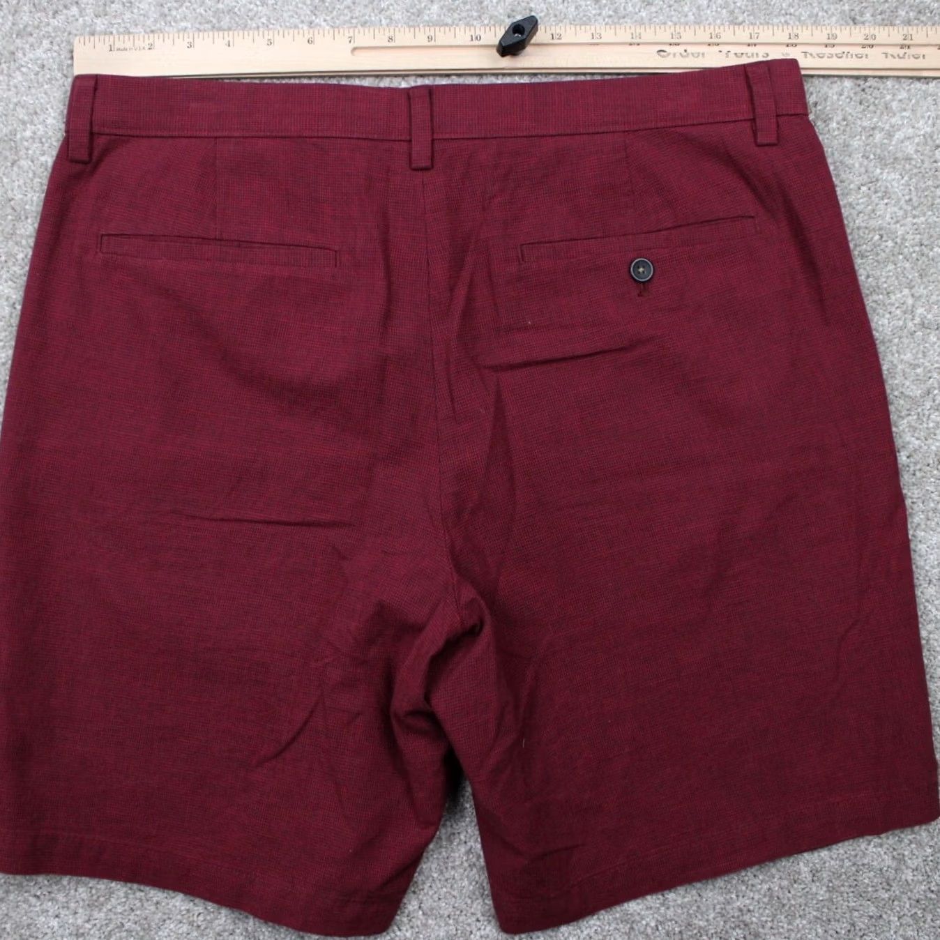 Banana Republic Banana Republic Aiden Short Shorts Mens 35 Red/Black Cotton Chino w/ 9" inseam Shirt Mens 35 Red/Black Cotton Chino w/ 9" inseam Size US 35 - 7 Thumbnail