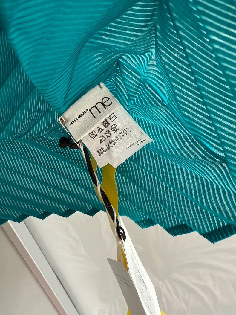 Issey Miyake Issey Miyake size:one size Green pleated short-sleeved shi Size S / US 4 / IT 40 - 3 Thumbnail