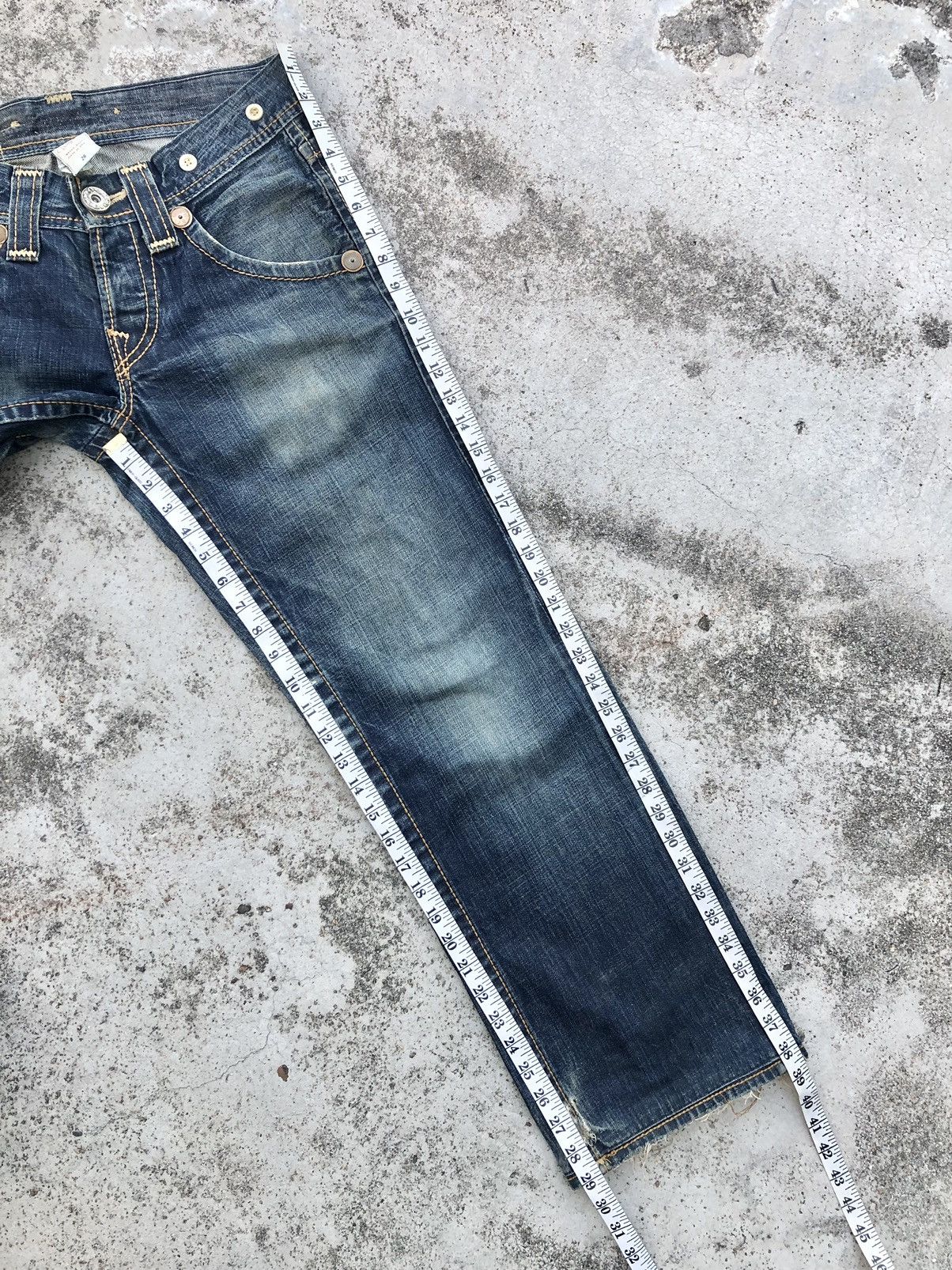 True Religion TRUE RELIGION WASHED BLUE DENIM Size US 31 - 16 Thumbnail