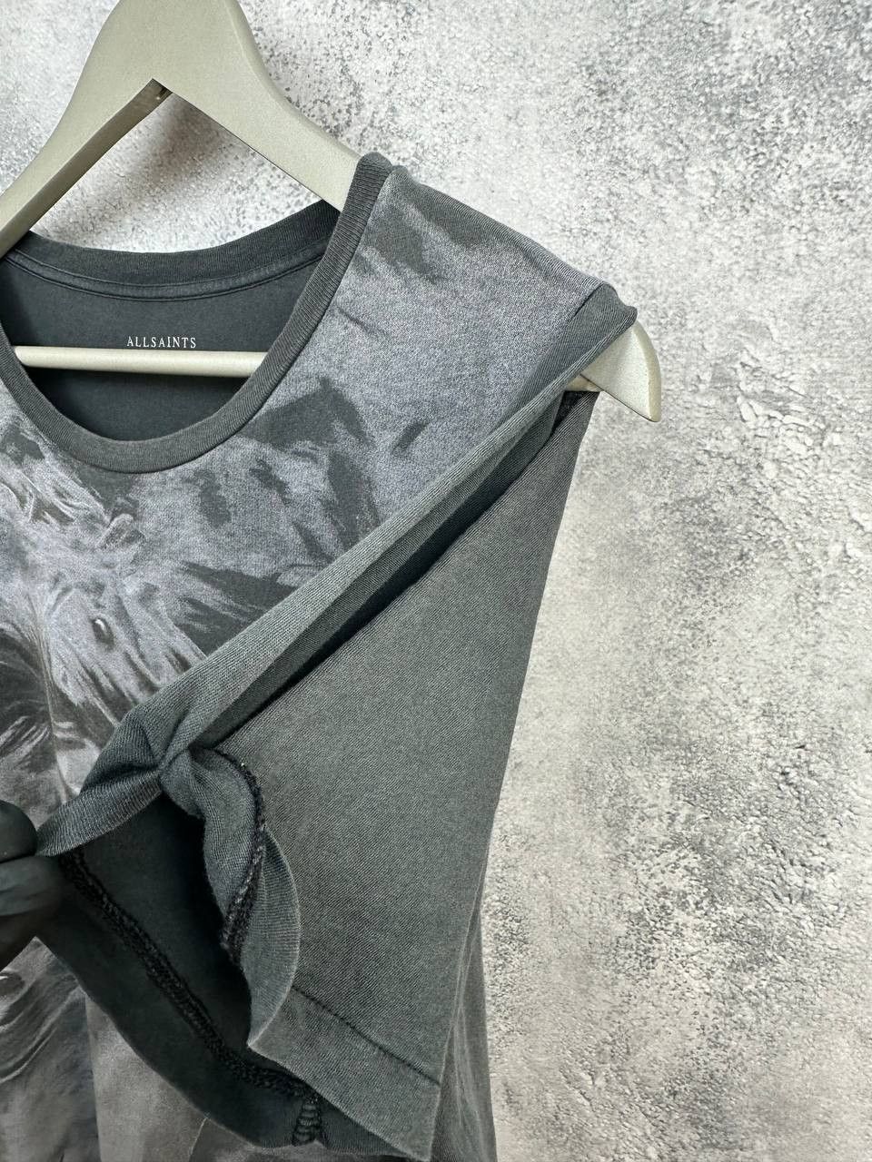 Allsaints Allsaints Equus Mazzy Horse Print Cut-Out Shoulder T-Shirt Size L / US 10 / IT 46 - 7 Thumbnail