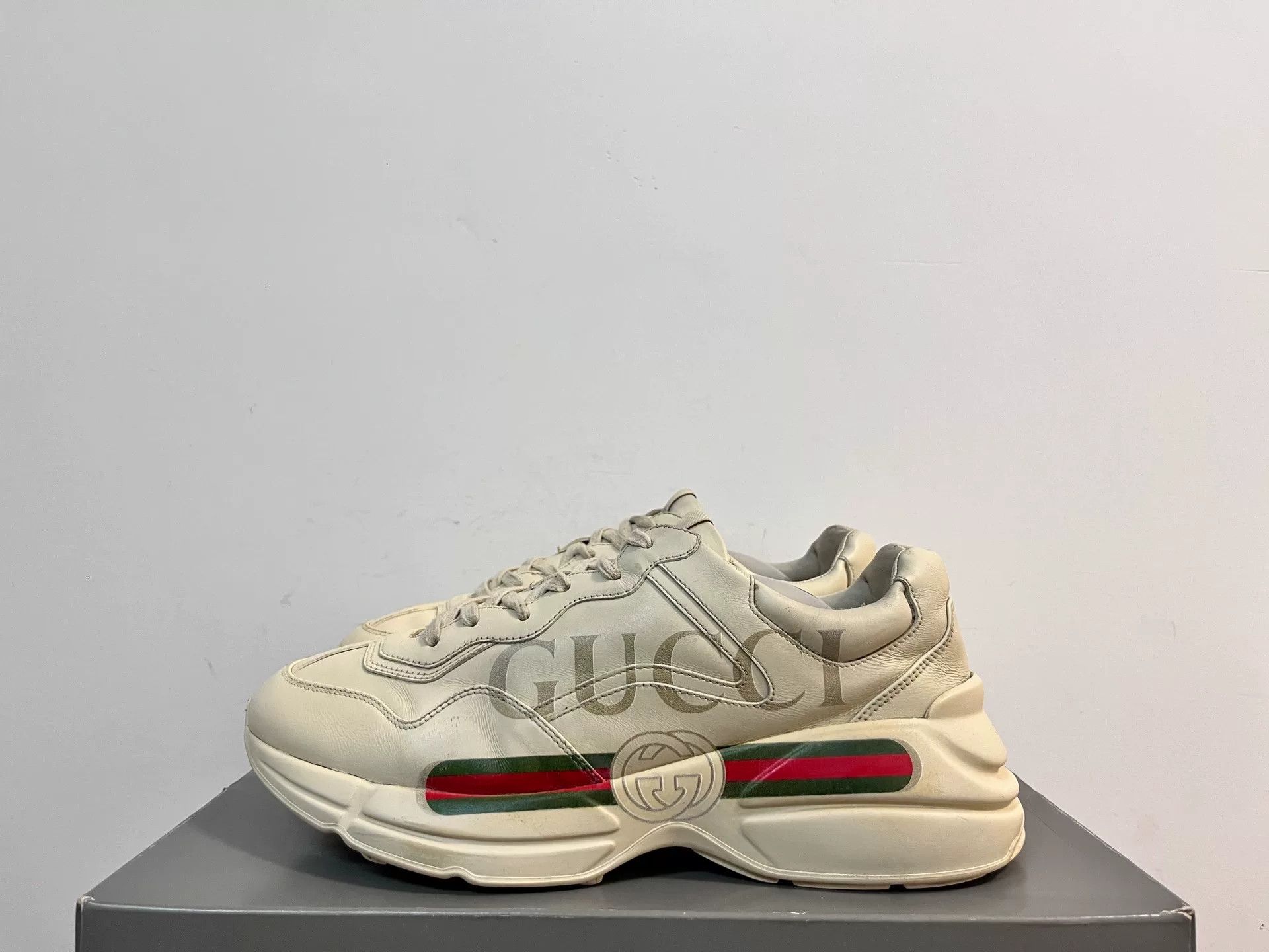 Gucci Gucci Lowtop Sneakers 9 Men Size US 9 / EU 42 - 1 Thumbnail