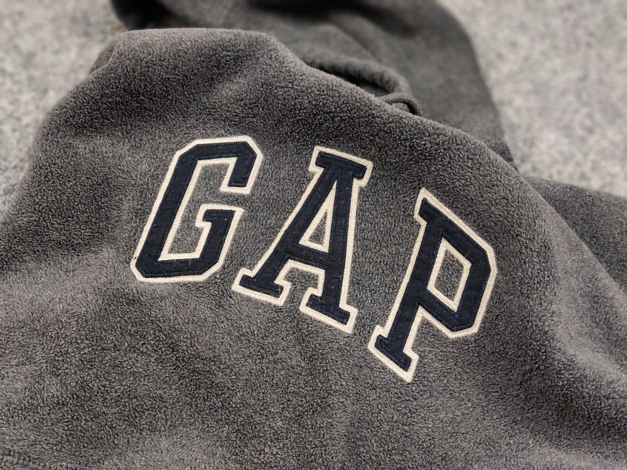 Gap Vintage 90's Gap Usa Dark Gray Fleece Center Logo Hoodie Size US M / EU 48-50 / 2 - 14 Thumbnail