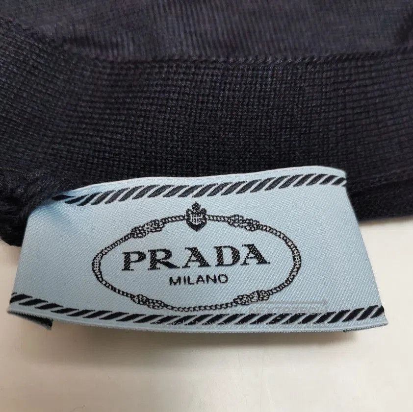 Prada Prada Wool Long Sleeve V. Size S / US 4 / IT 40 - 4 Thumbnail