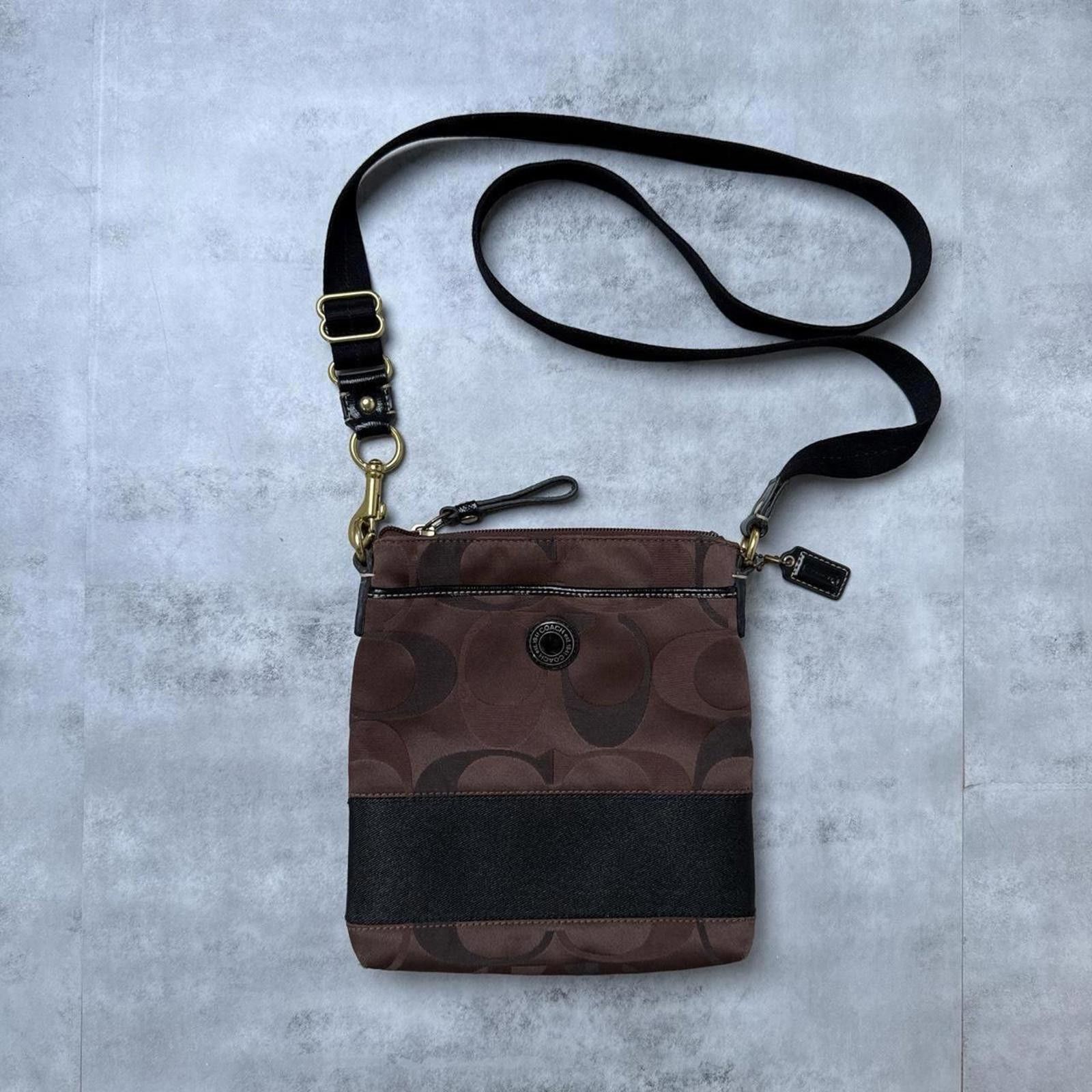 Coach Y2K Coach Brown Crossbody Shoulder Bag Size ONE SIZE - 1 Thumbnail