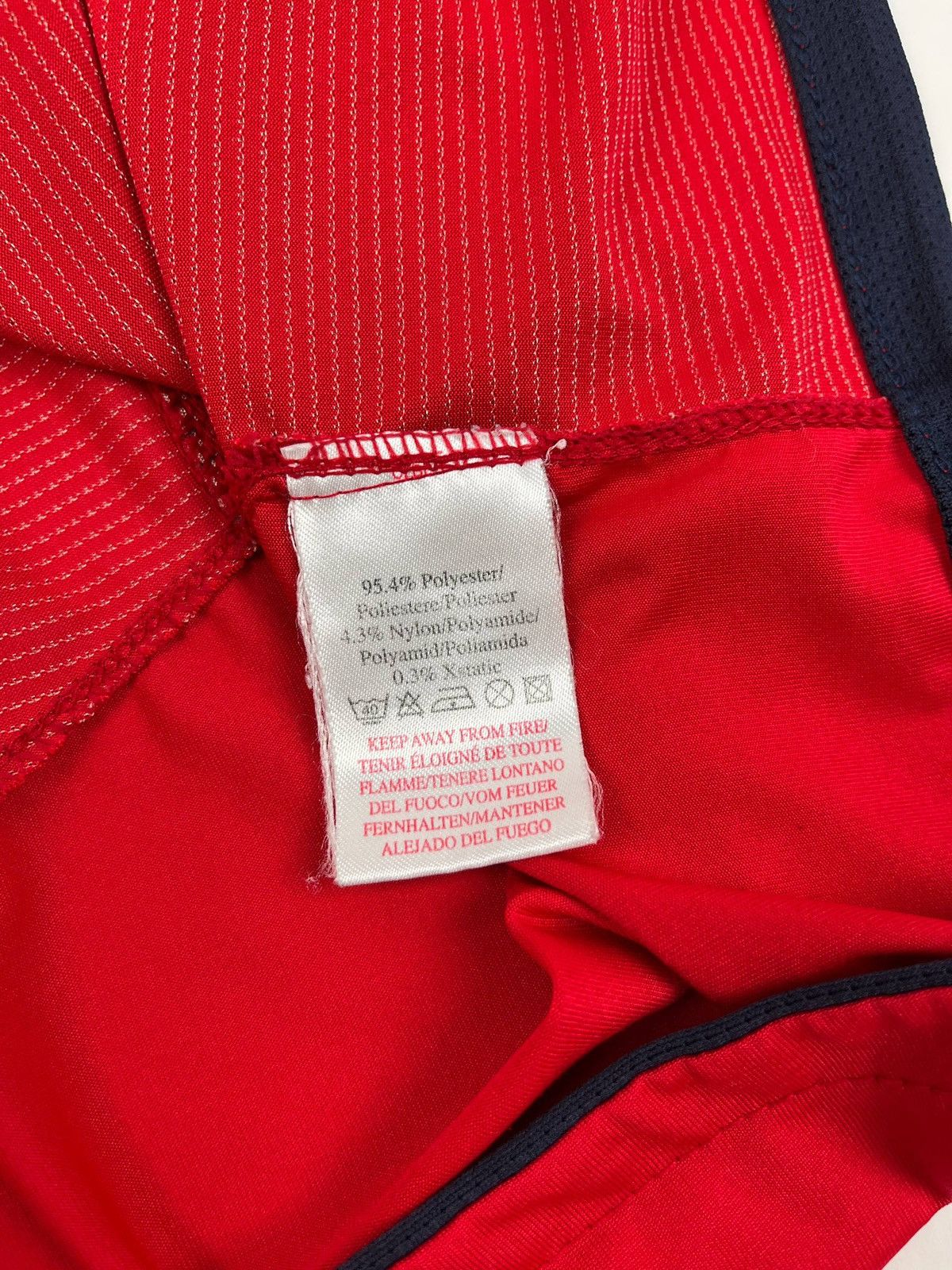 Umbro Vintage Umbro England 2004 2006 Away Football Jersey Red Size US XXL / EU 58 / 5 - 8 Thumbnail
