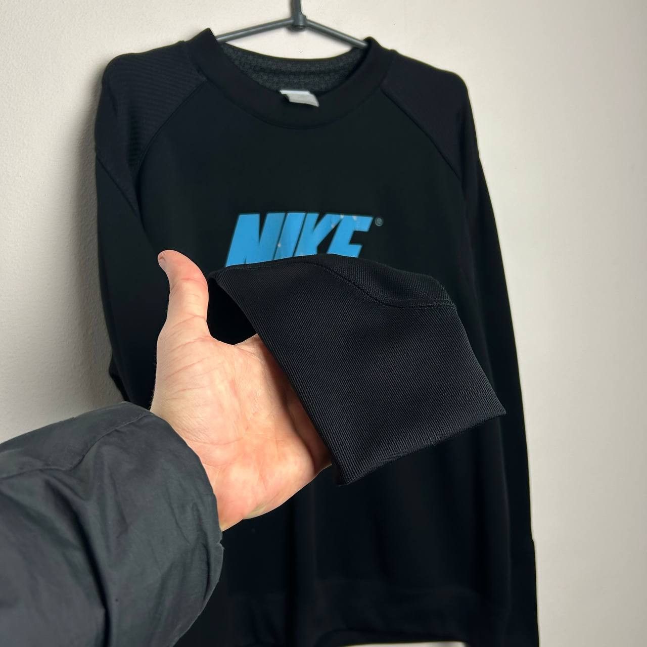 Nike Vintage Nike Swoosh Big logo 2000s streetwear sweatshirt Size US L / EU 52-54 / 3 - 7 Thumbnail