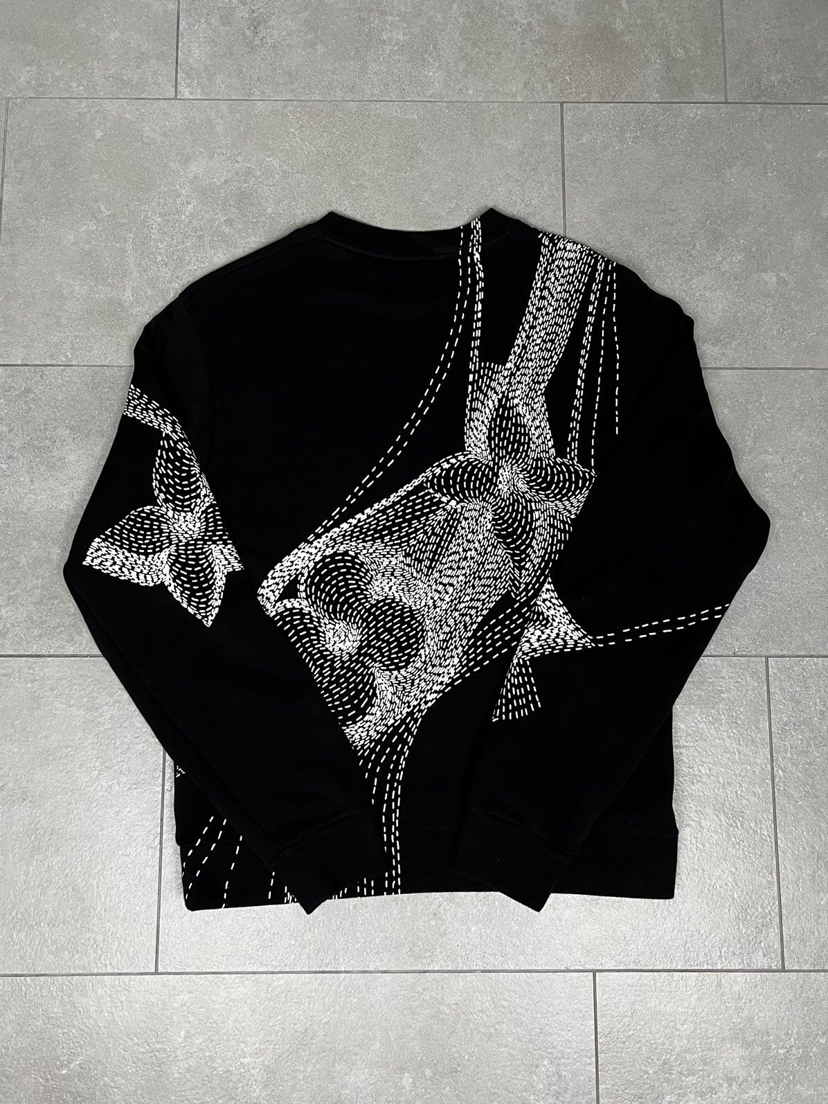 Louis Vuitton Louis Vuitton SS20 Three Flower Graphic Print Sweatshirt Size US M / EU 48-50 / 2 - 3 Thumbnail