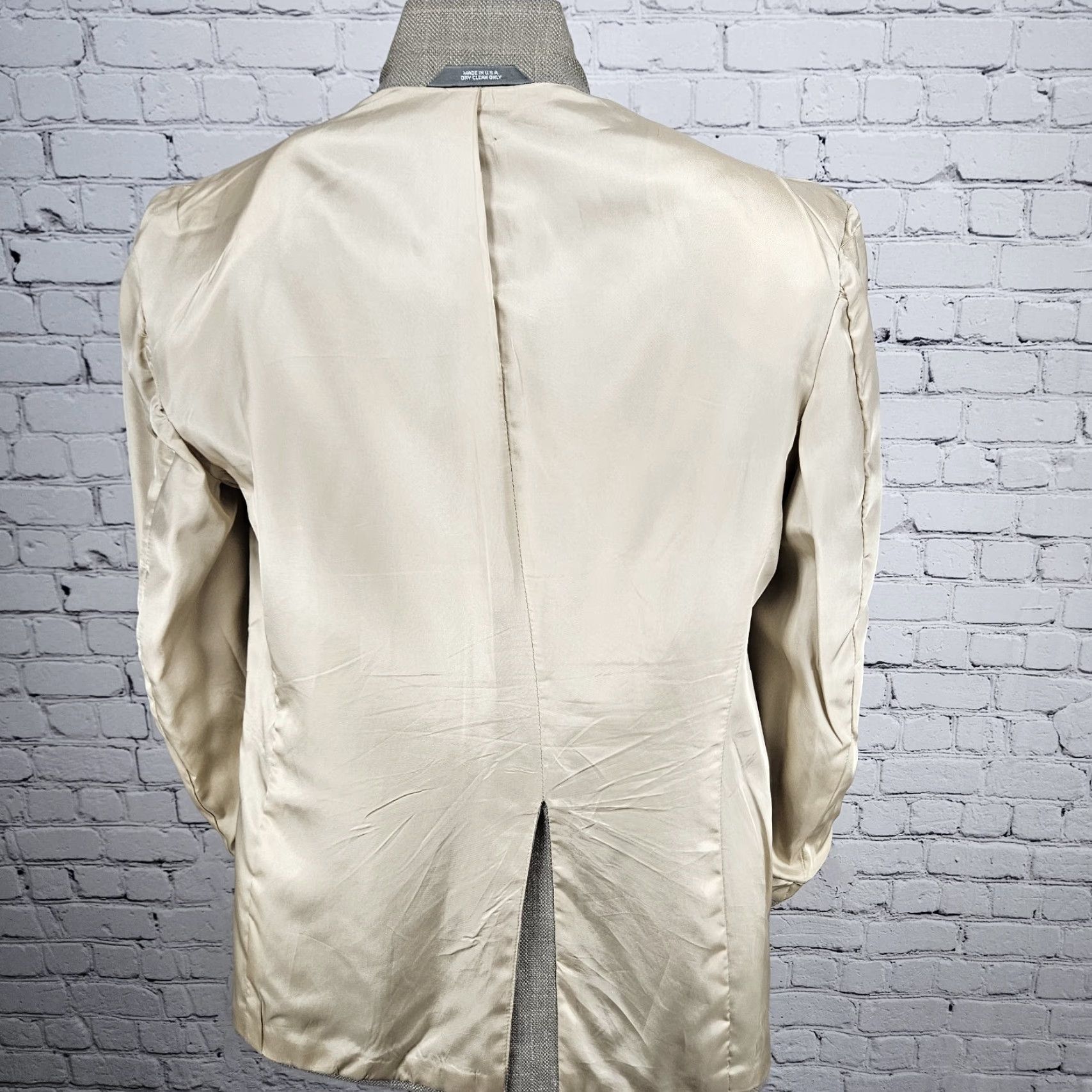 Haggar VTG Haggar Sport Coat Beige Check 2 Button Vented Notch Blazer USA 38 Men Suit Coat 40 Chest 38 Regular Size 38R - 5 Thumbnail