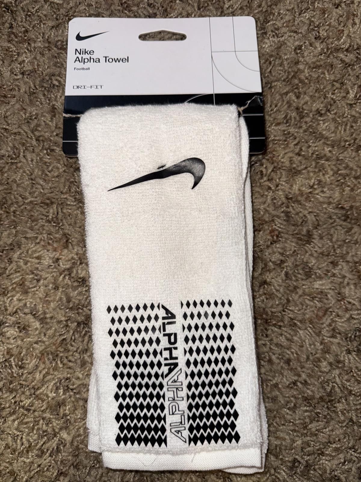 Nike Nike Alpha Football Quarterback White Black Towel Size ONE SIZE - 1 Thumbnail