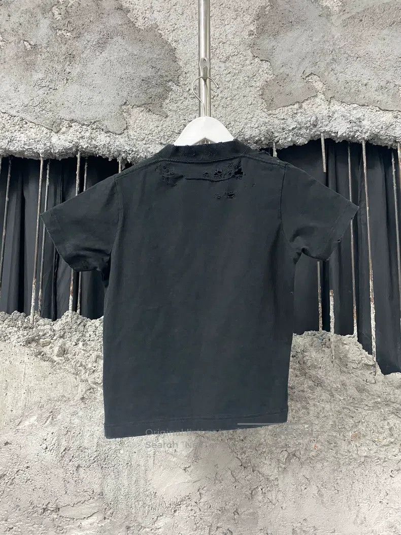 Balenciaga Balenciaga Distressed Vintage Short Sleeve Size US S / EU 44-46 / 1 - 2 Thumbnail