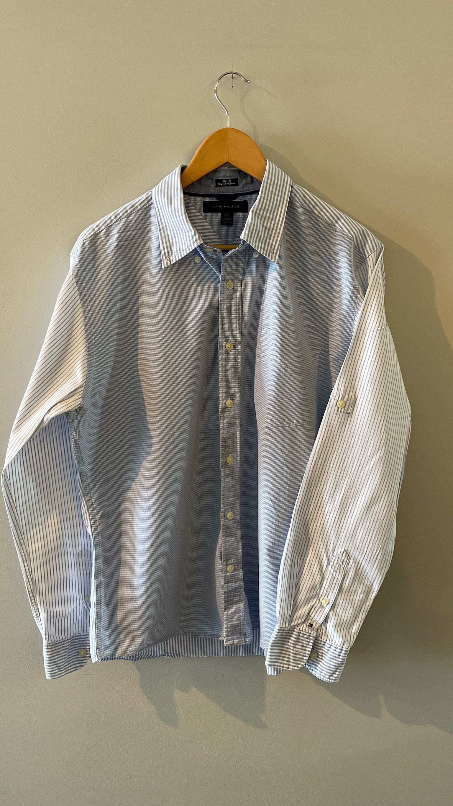 Tommy Hilfiger BLUE AND WHITE SHIRT TOMMY HILFIGER (L) Size US L / EU 52-54 / 3 - 1 Thumbnail