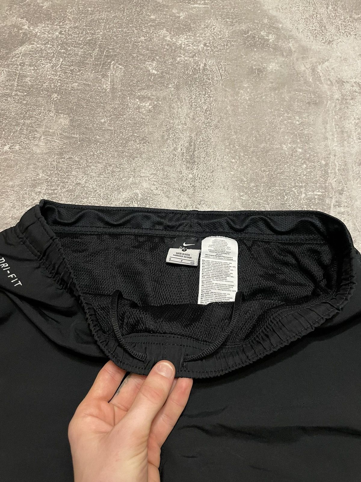 Nike Vintage Nike Parachute Black Nylon Track Pants Drill Size US 30 / EU 46 - 11 Thumbnail