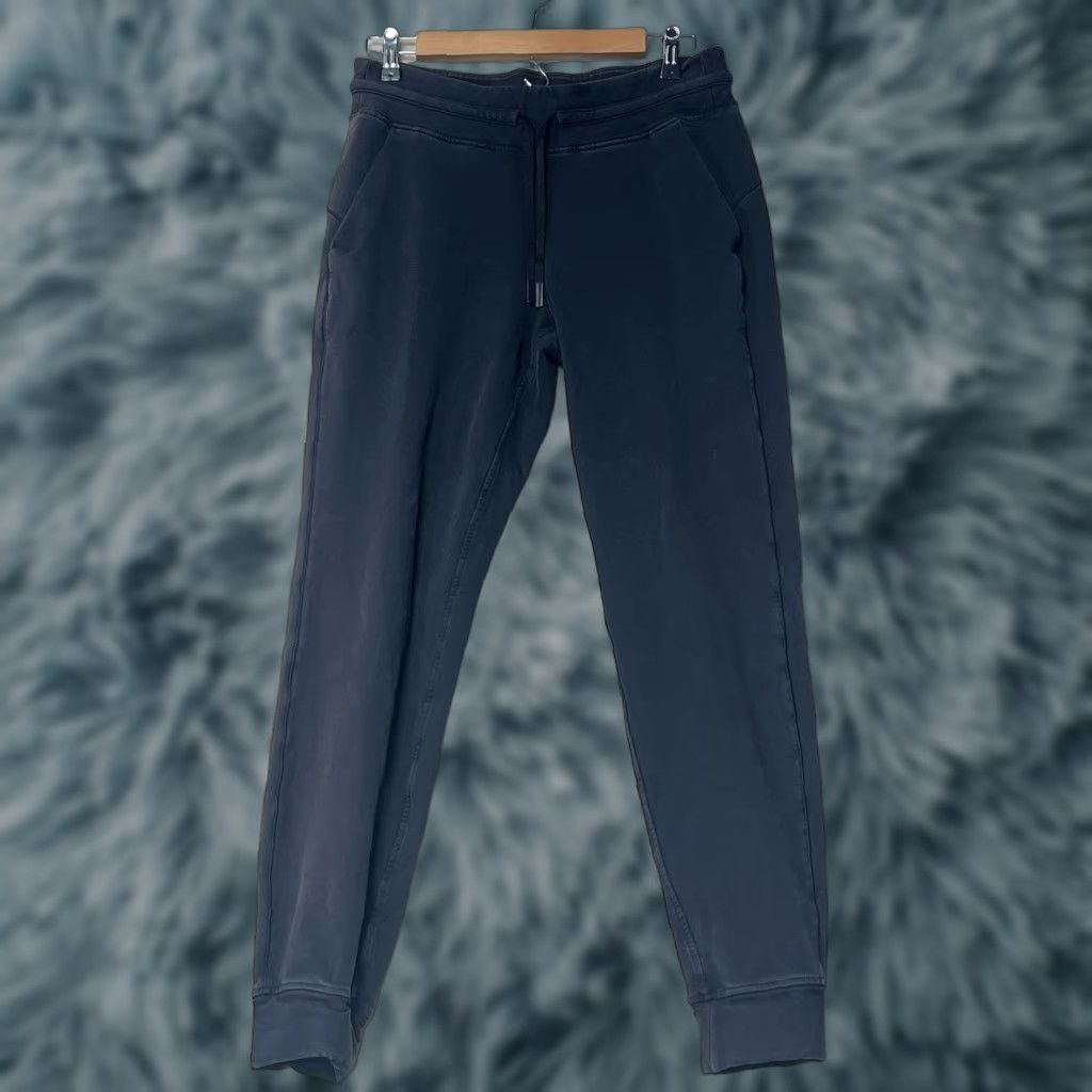 Lululemon Lululemon Jogger Black Activewear Women's Size 8 See Decoloration See All Pics Shoes? (No) Size 30" / US 8 / IT 44 - 1 Thumbnail