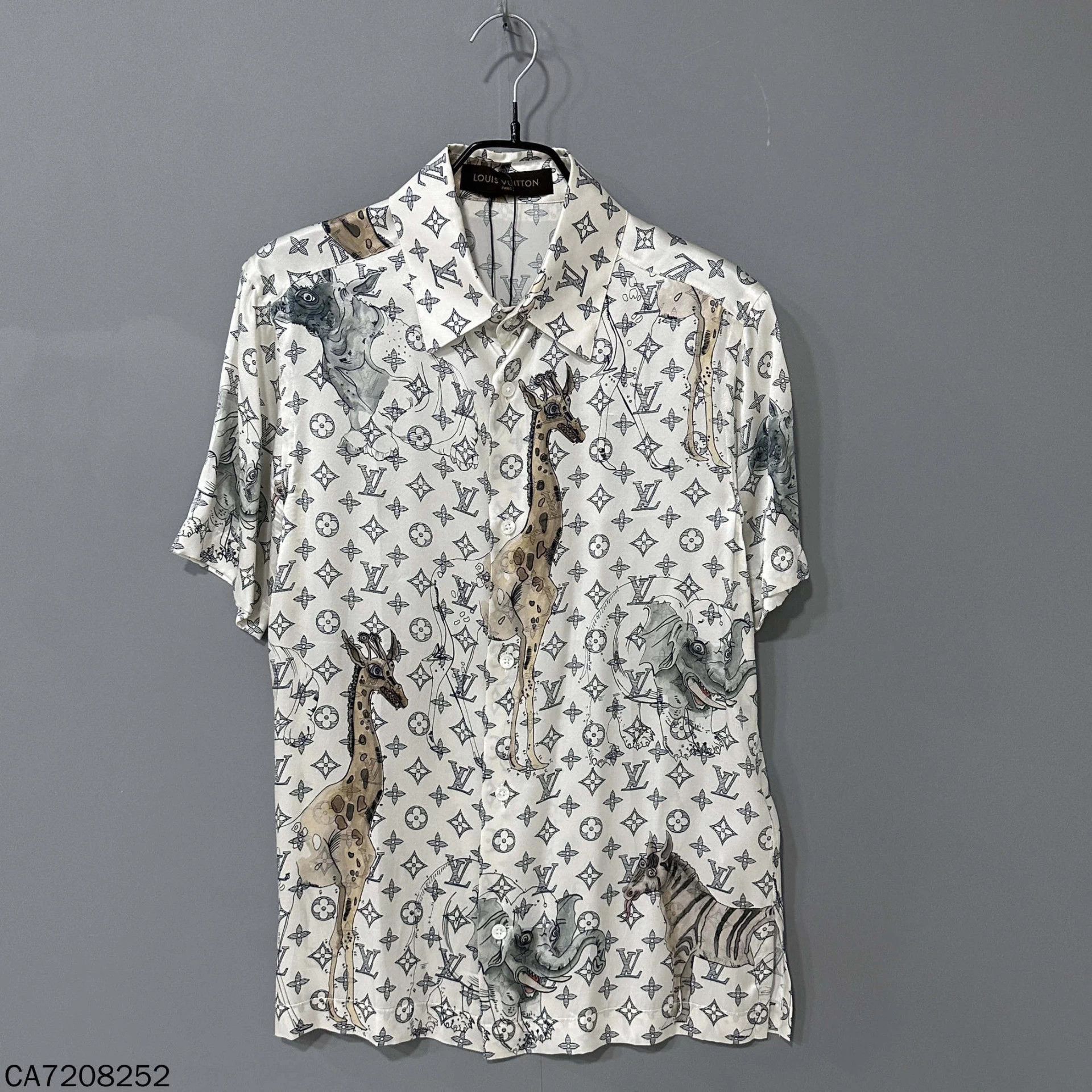 Louis Vuitton LV Zoo Series Women's Silk Short-Sleeve Shirt Size XS / US 0-2 / IT 36-38 - 1 Thumbnail