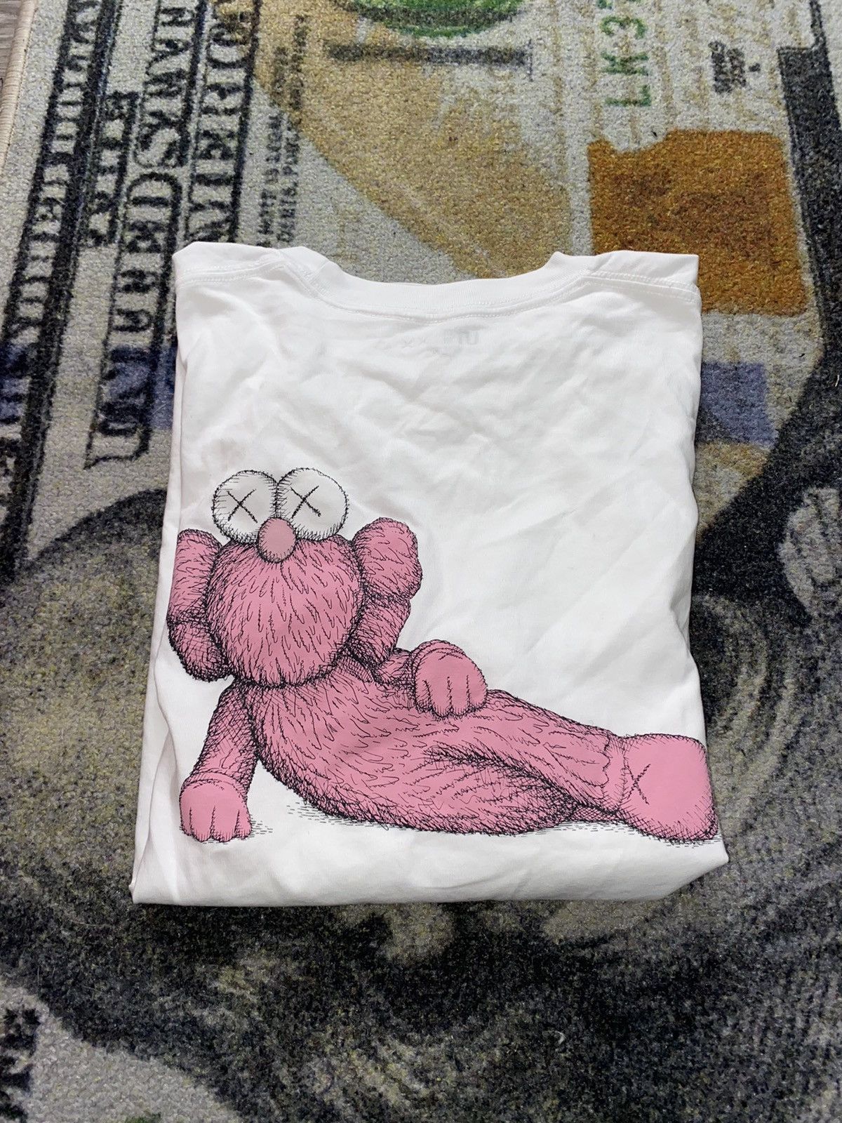Kaws × Uniqlo KAWS x Uniqlo UT Short Sleeve Graphic T-Shirt Size US M / EU 48-50 / 2 - 1 Thumbnail