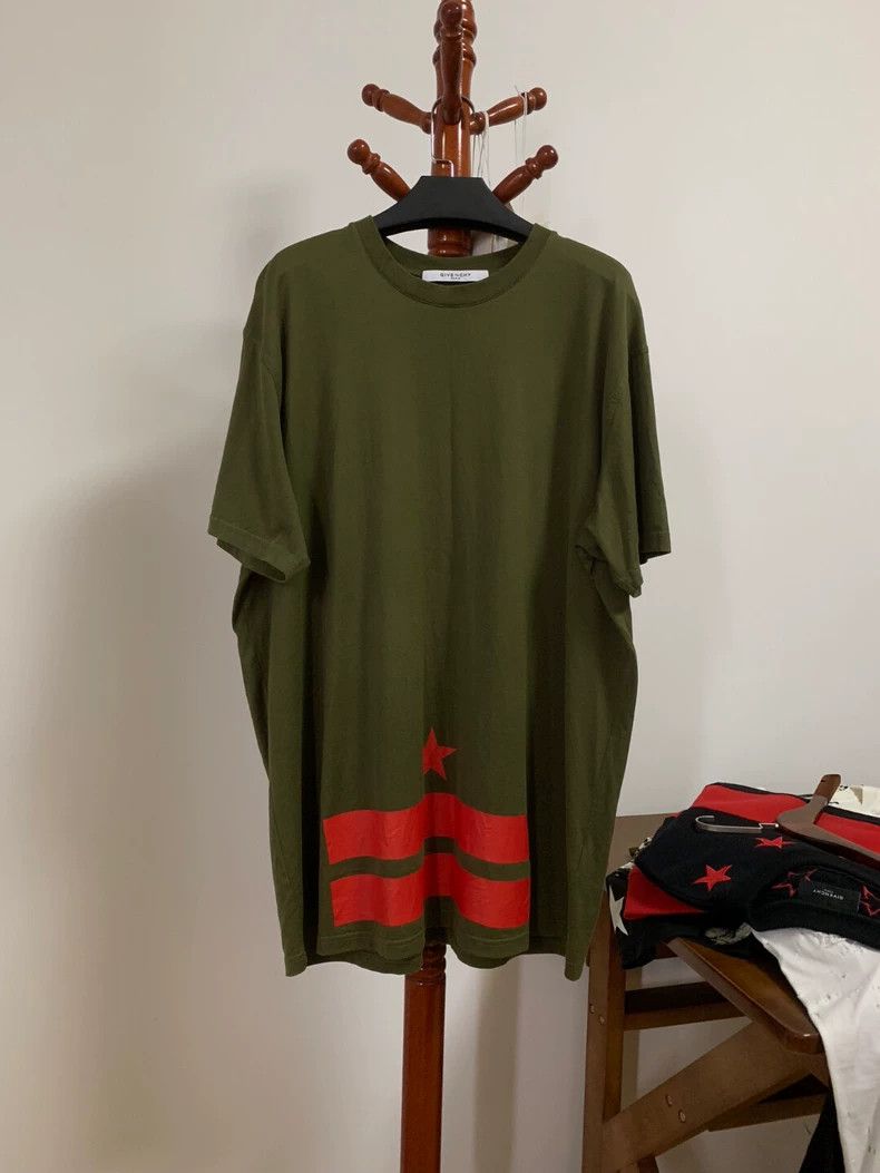 Givenchy Givenchy GVC Five-pointed Star Short-sleeved Shirt 2506-Nex Size US S / EU 44-46 / 1 - 1 Thumbnail
