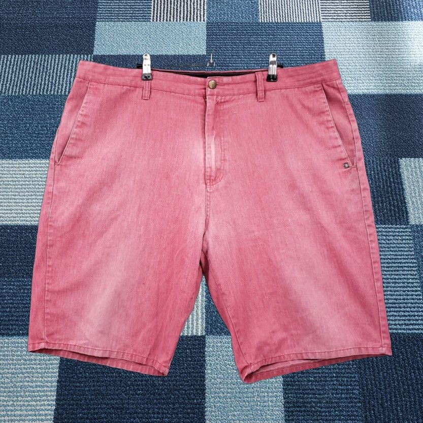 Volcom Volcom Shorts Mens 40 Red Bermuda Mid-Rise 10" Flat Front Denim Casual Outdoor Bermuda Shorts Red Volcom Mens 40 Regular Size US 40 / EU 56 - 1 Thumbnail
