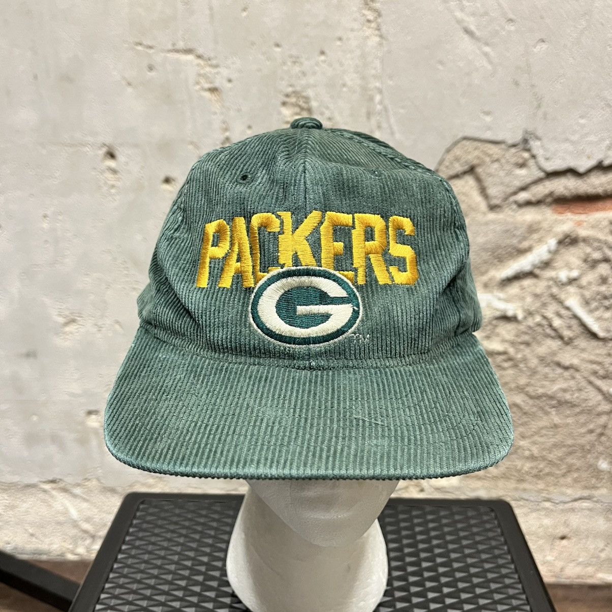 Vintage Vintage New Era NFL Packers Green Corduroy Snapback Hat Cap Size ONE SIZE - 1 Thumbnail