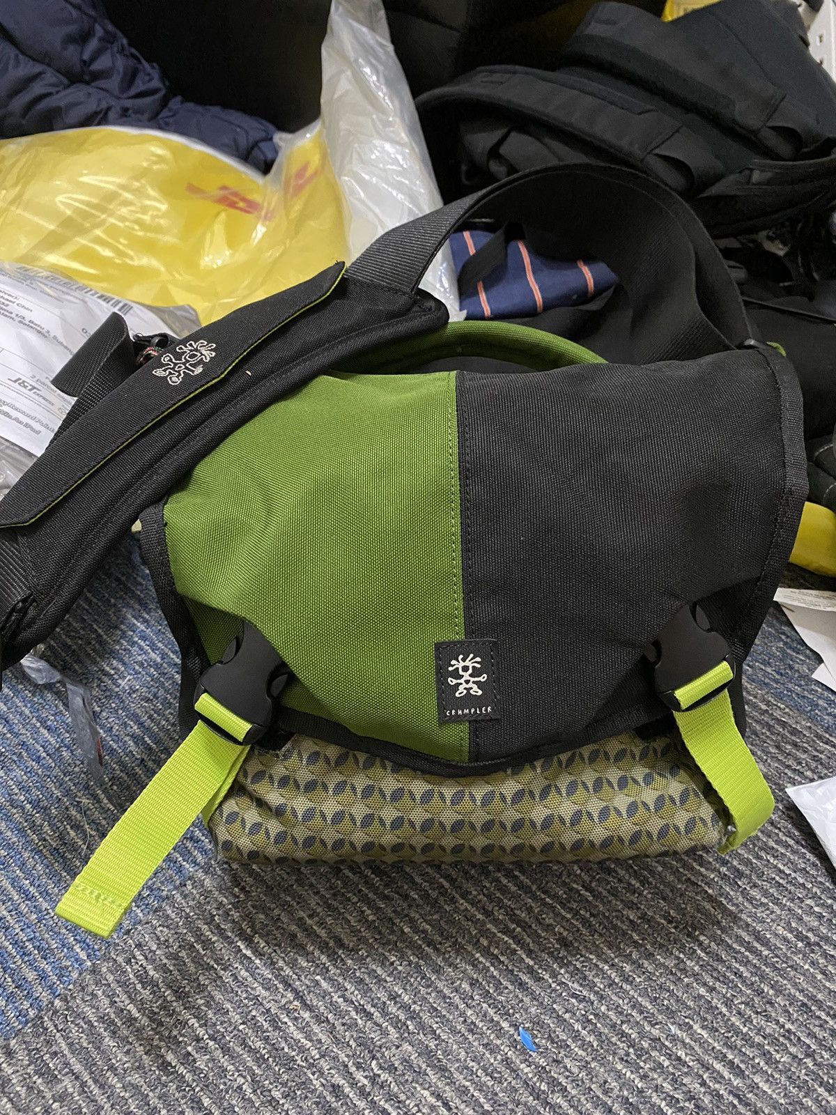 Crumpler CRUMPLER Limited Edition 5 Million Home Camera Shoulder Bag Size ONE SIZE - 6 Thumbnail