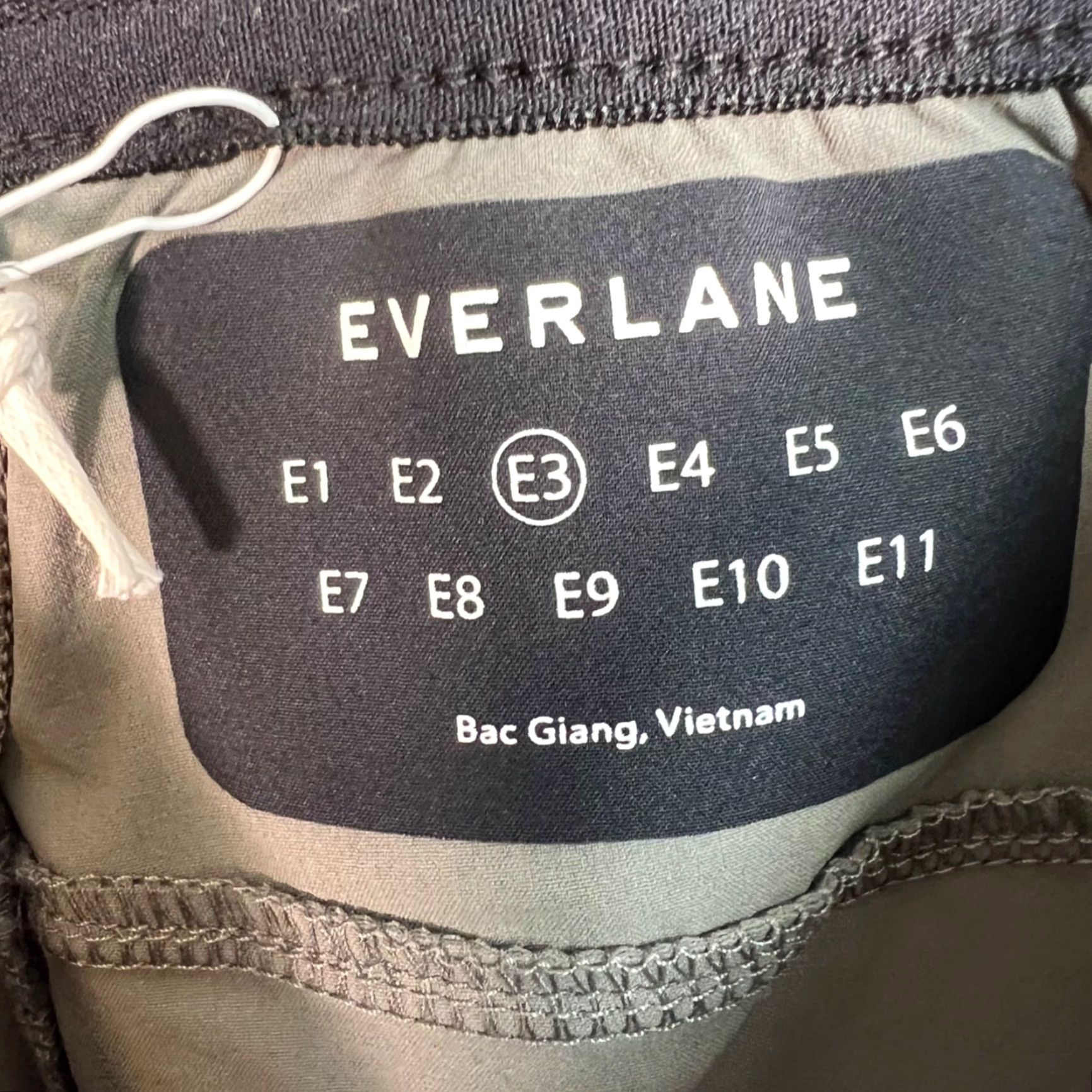 Everlane Everlane Womens E3 Jogger Pants 29 x 28 Olive Green Nylon Recycled Front Flat Front High Rise Tapered Regular Size 29" - 3 Thumbnail