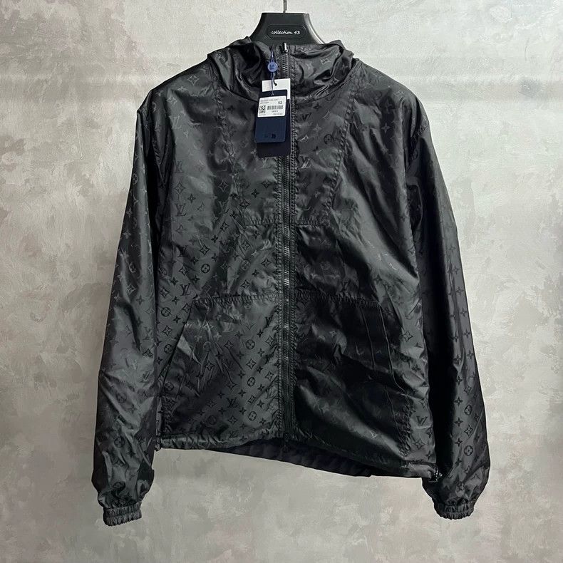 Louis Vuitton louis vuitton Black solid reversible nylon jacket Size US L / EU 52-54 / 3 - 6 Thumbnail